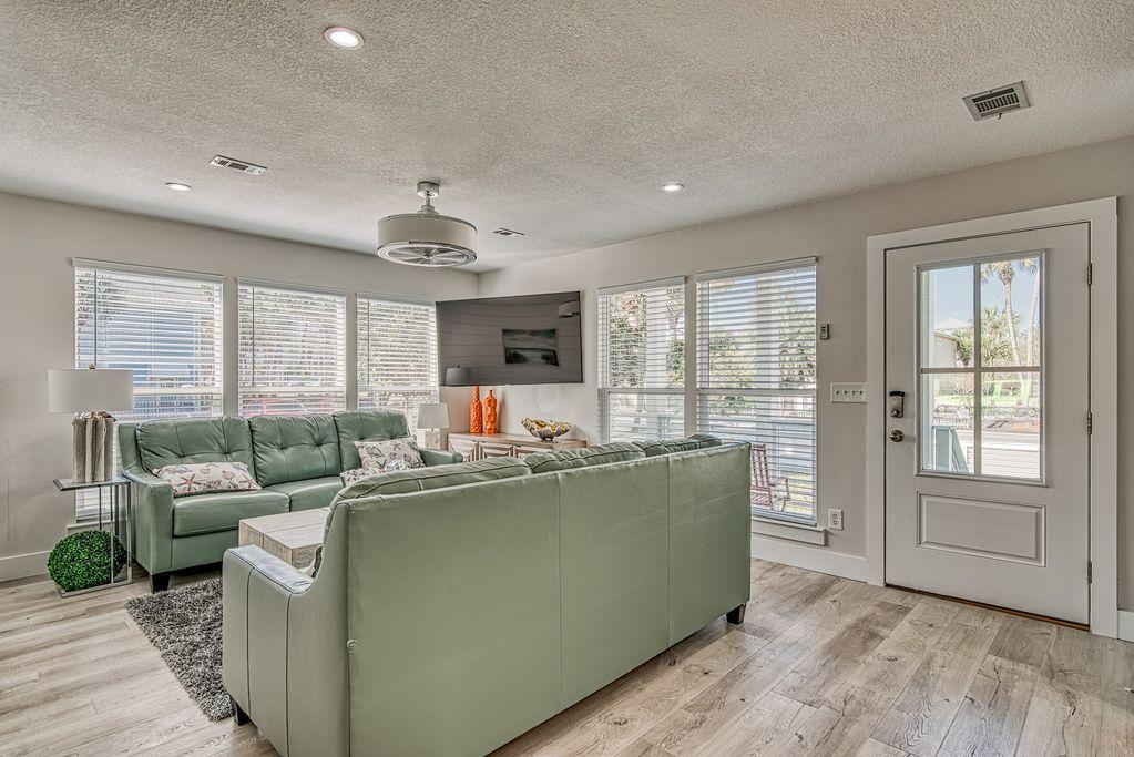 CRYSTAL BEACH - Residential