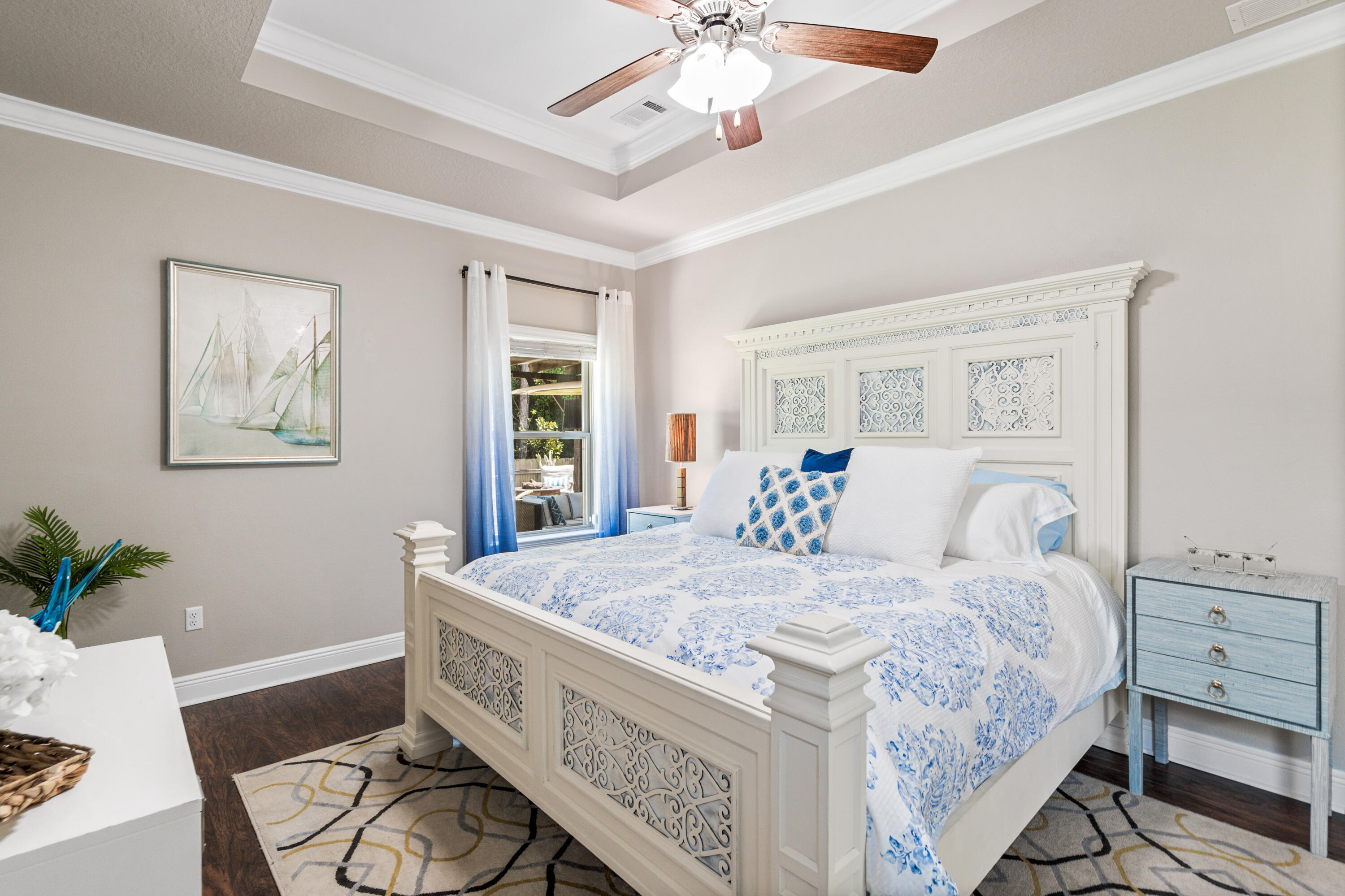 WHISPERING LAKE - Residential