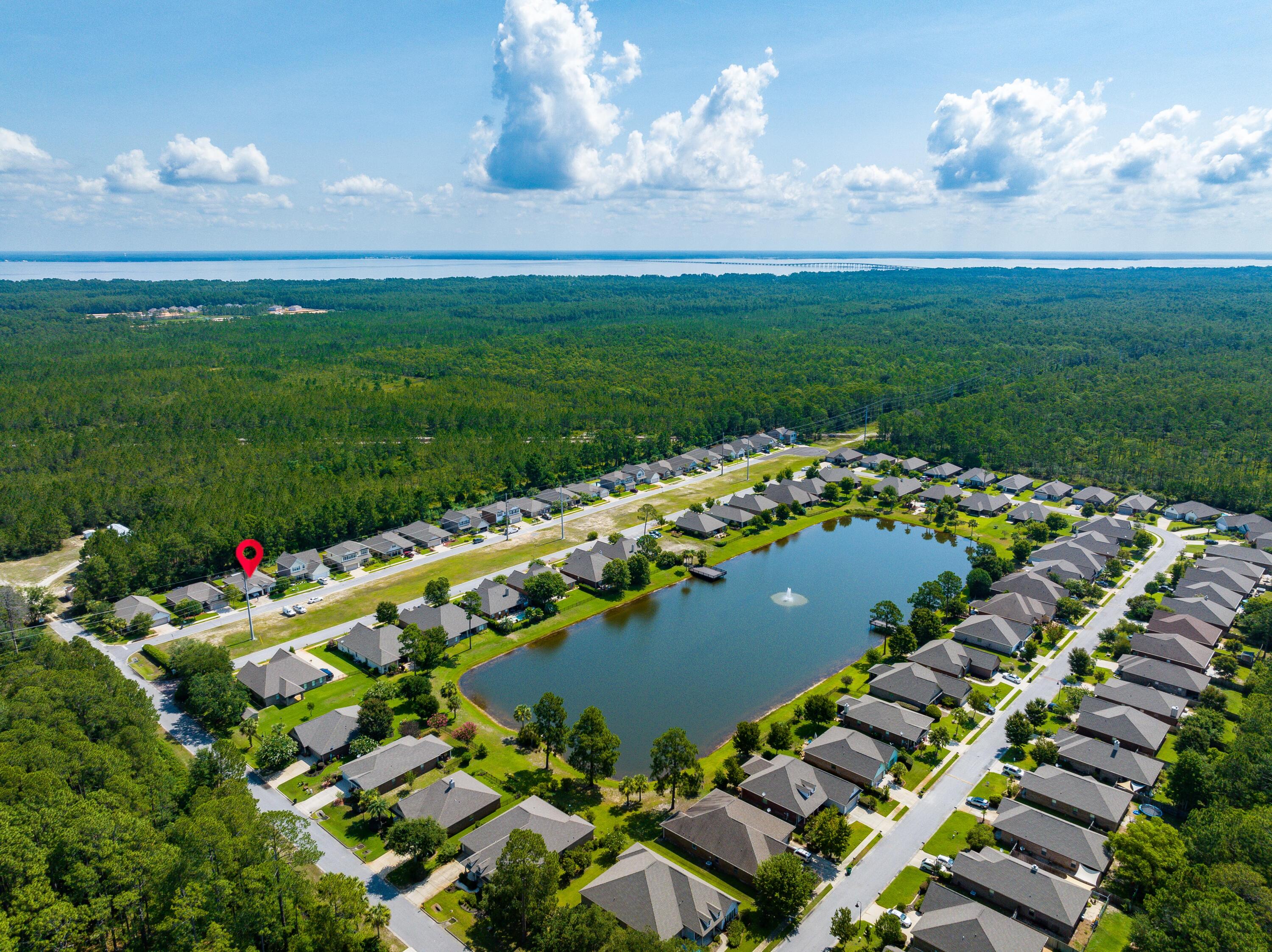 WHISPERING LAKE - Residential