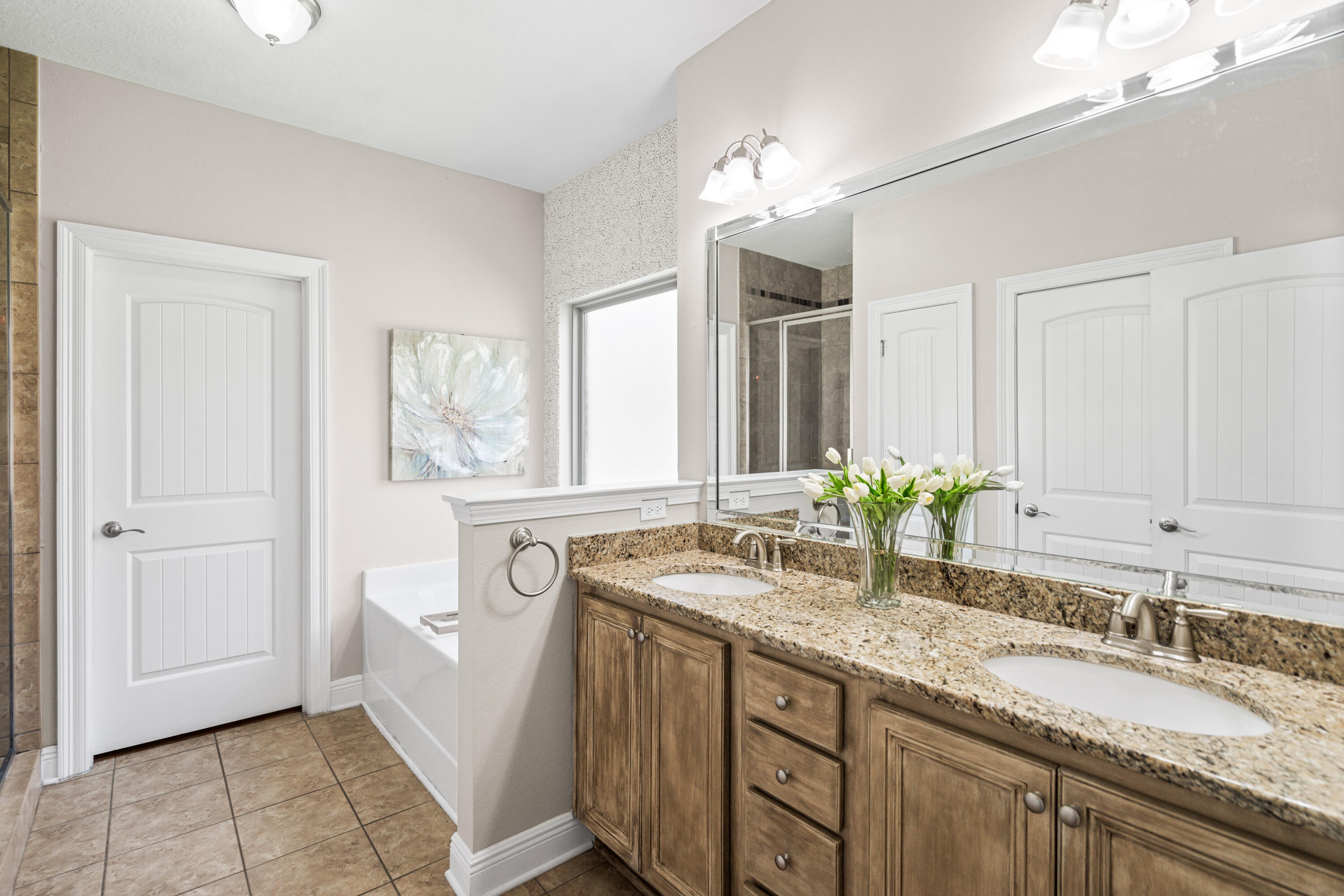 WHISPERING LAKE - Residential