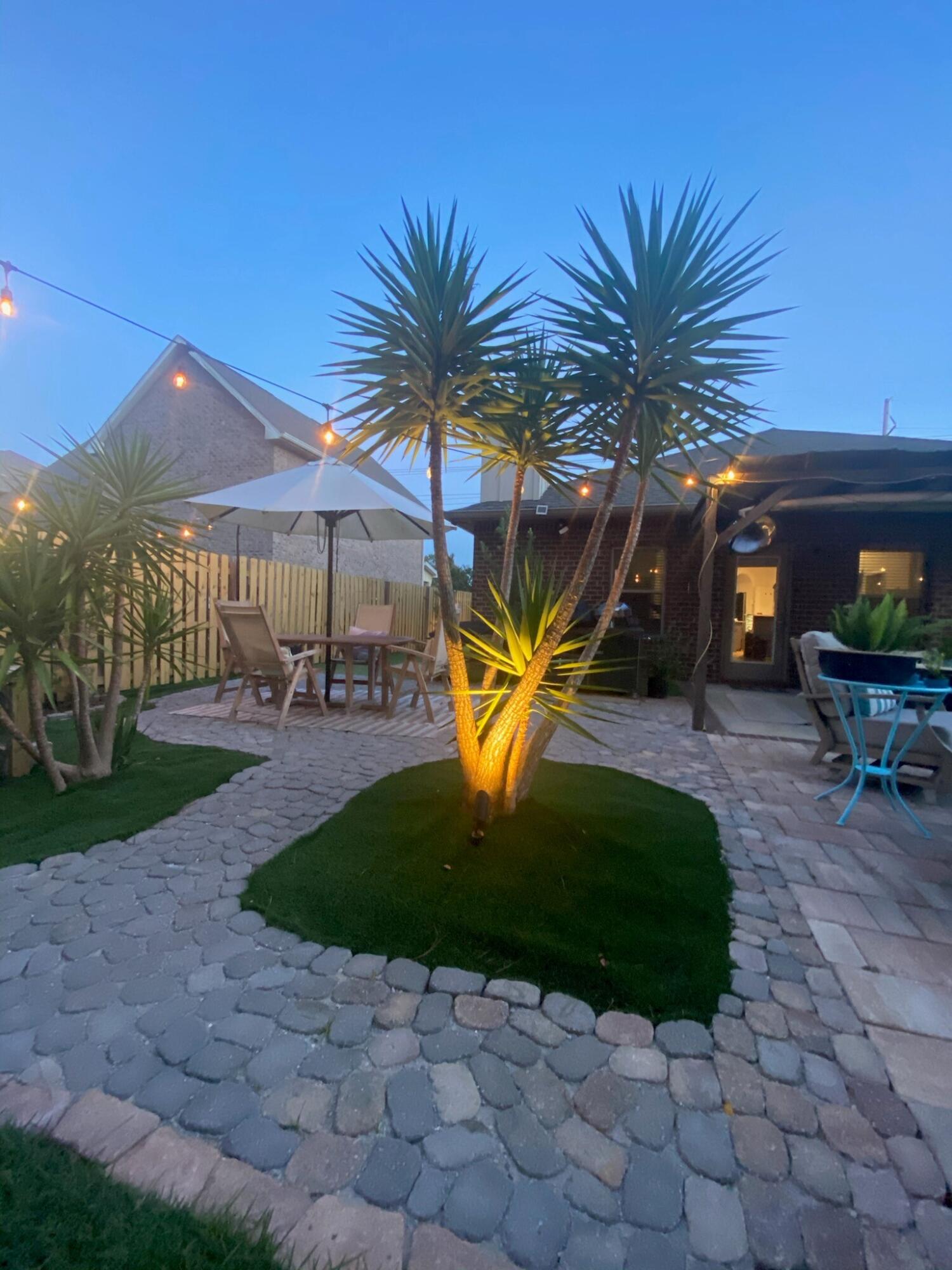 WHISPERING LAKE - Residential