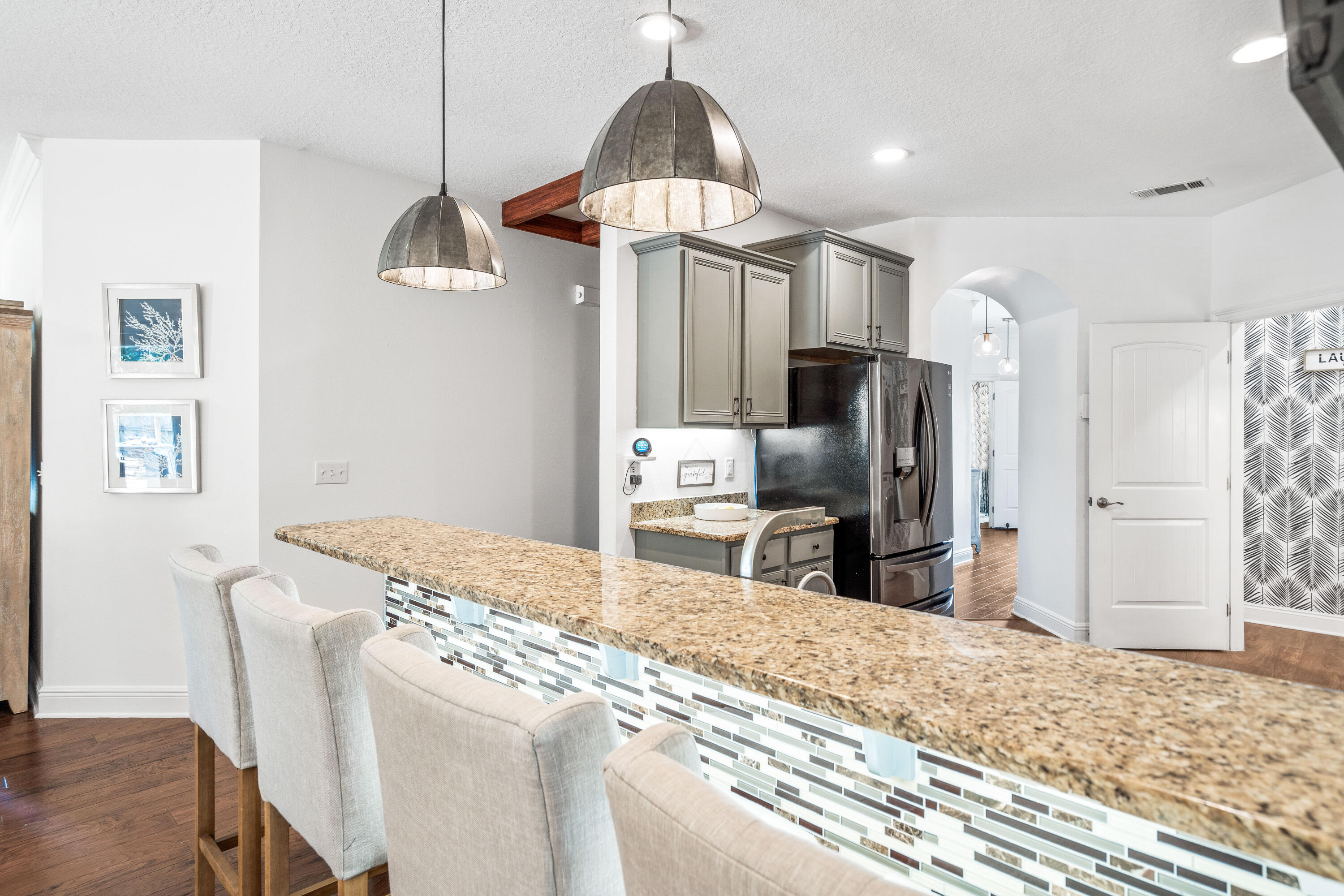 WHISPERING LAKE - Residential