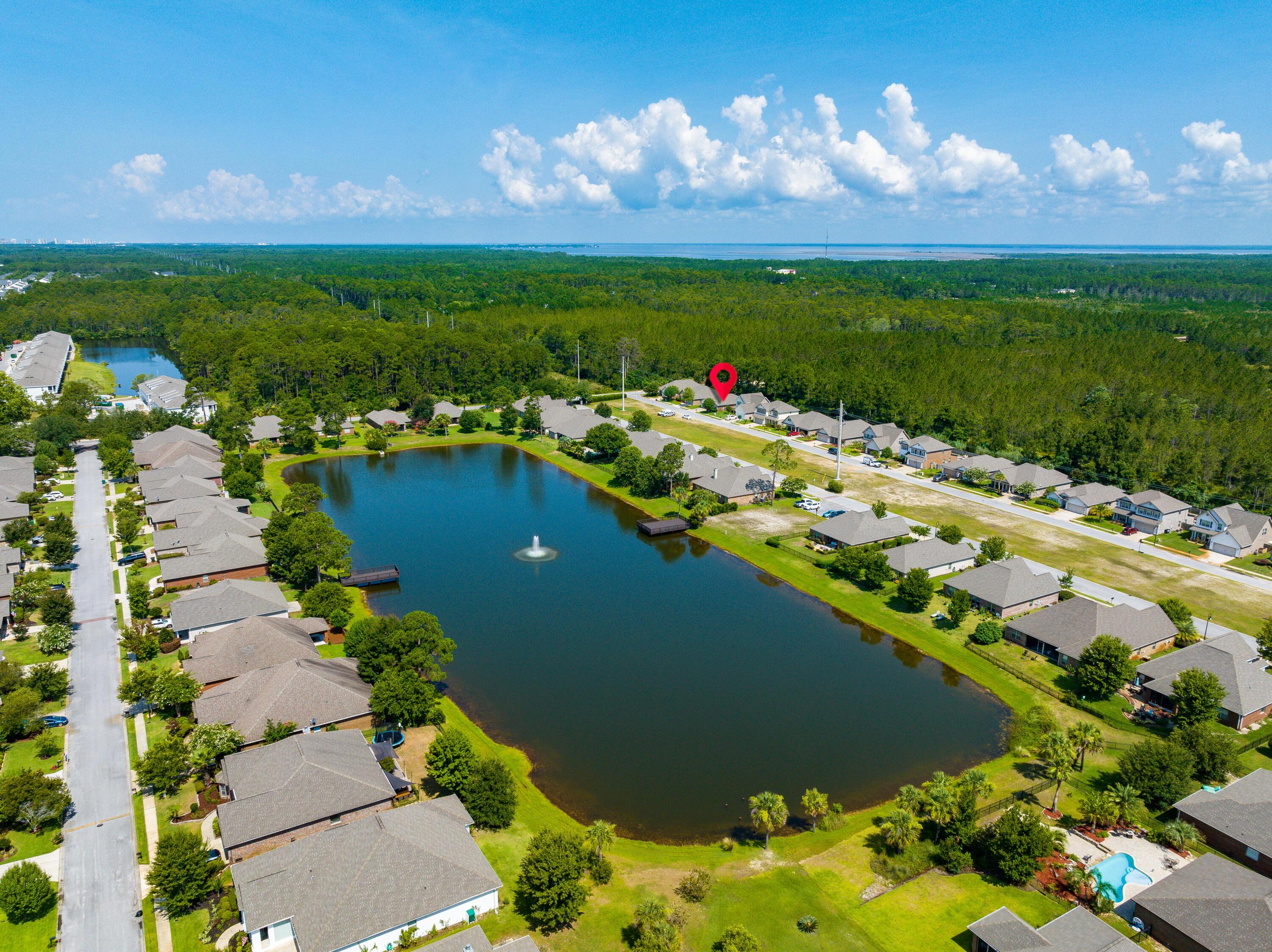 WHISPERING LAKE - Residential