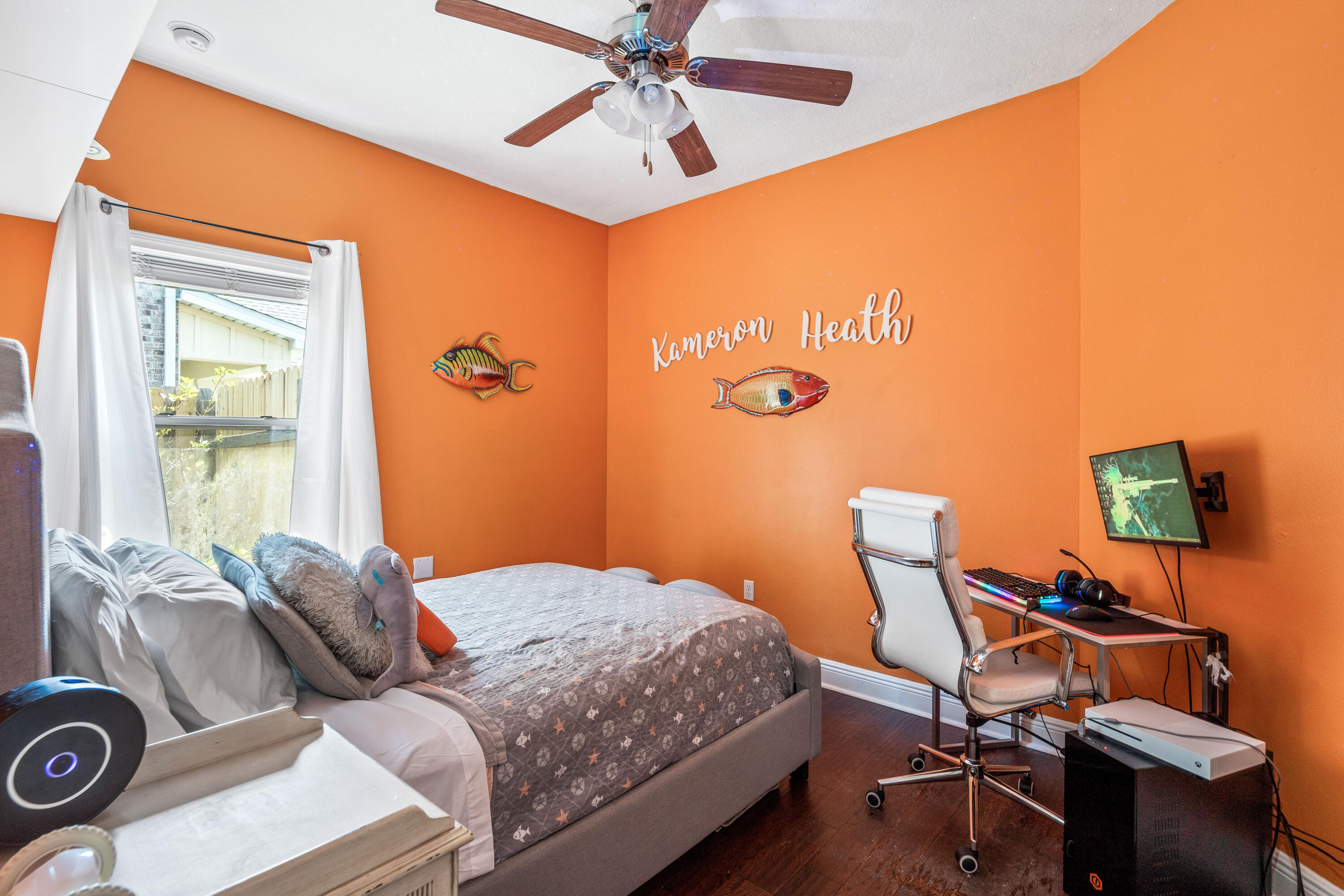 WHISPERING LAKE - Residential