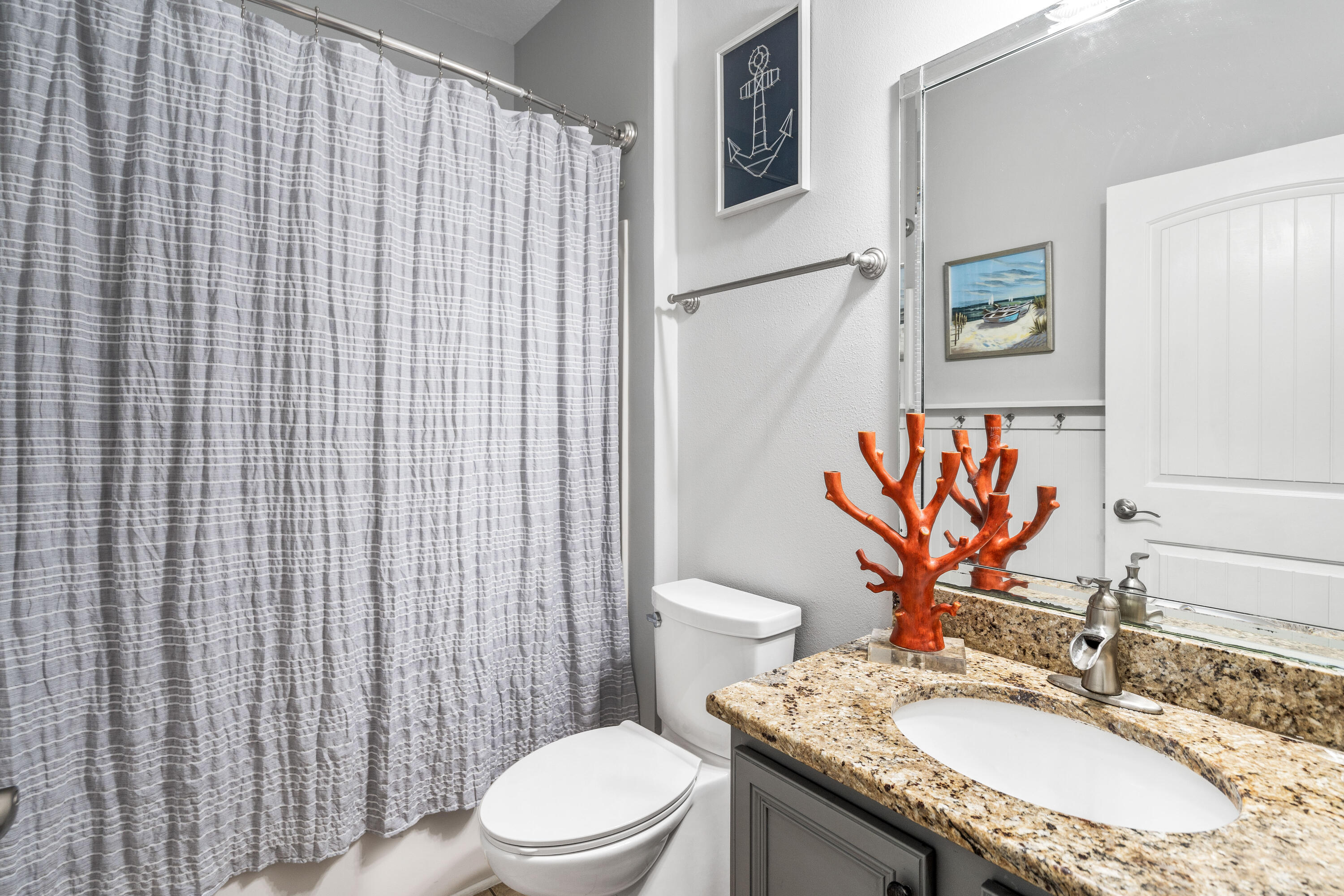 WHISPERING LAKE - Residential