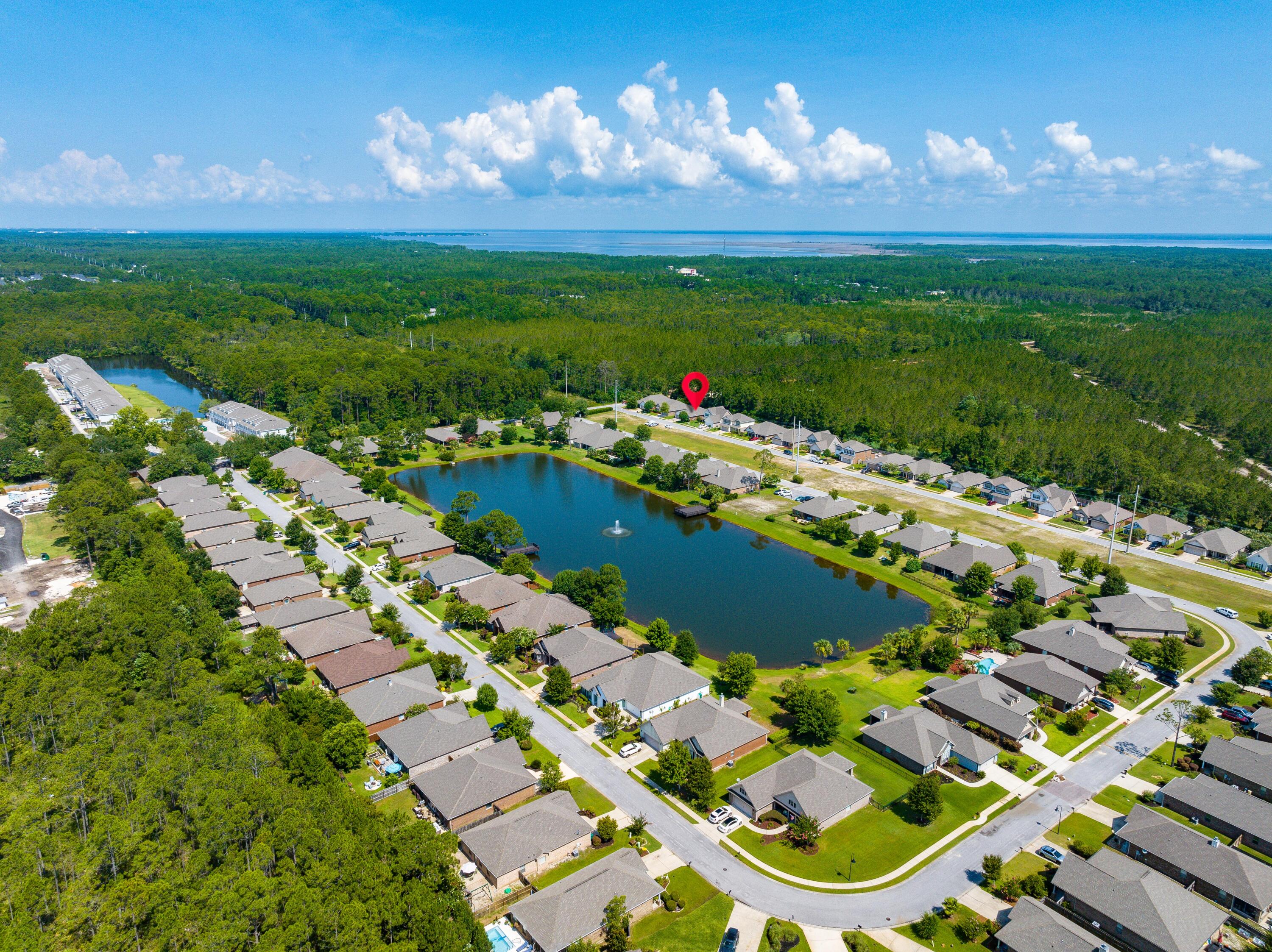 WHISPERING LAKE - Residential