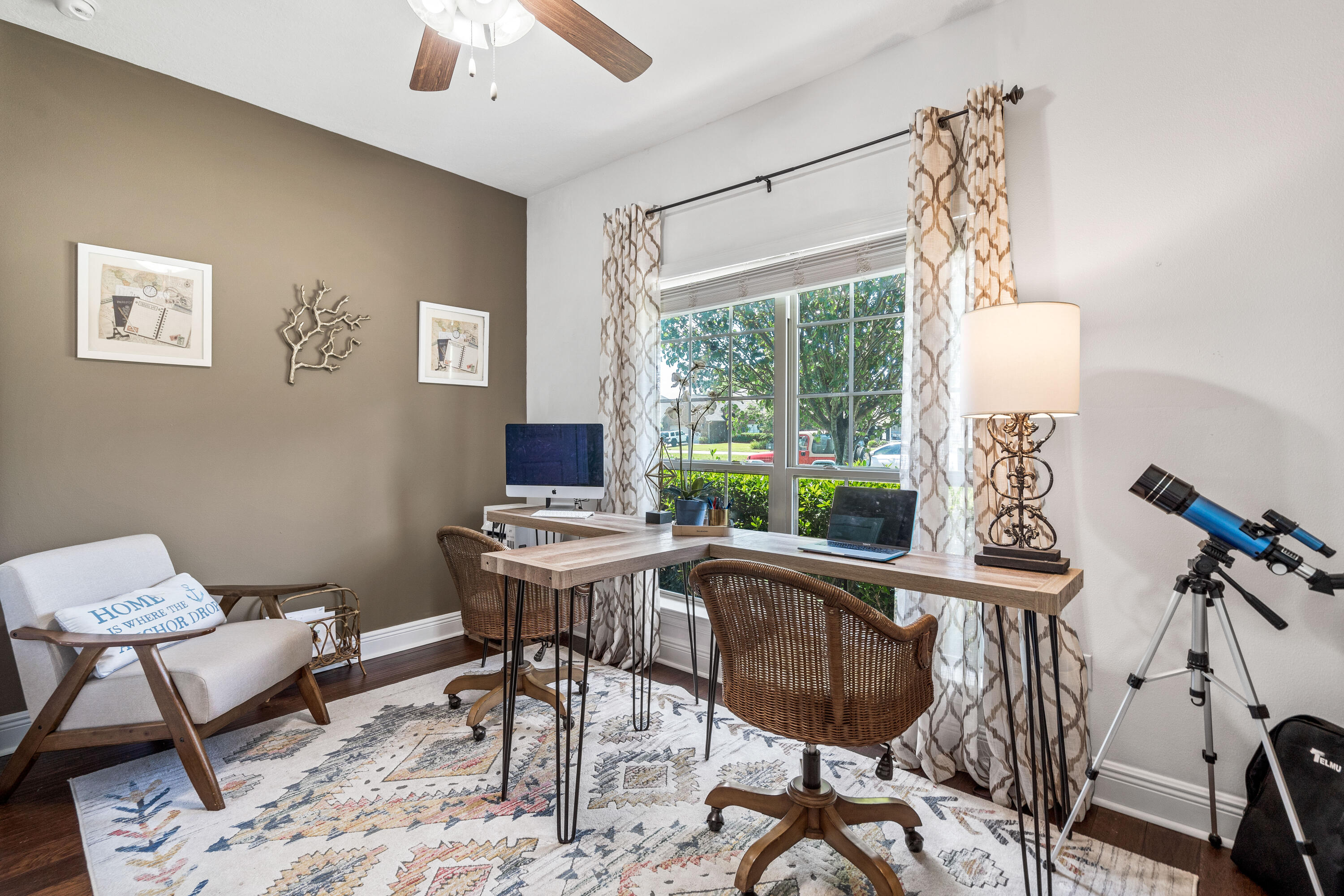 WHISPERING LAKE - Residential