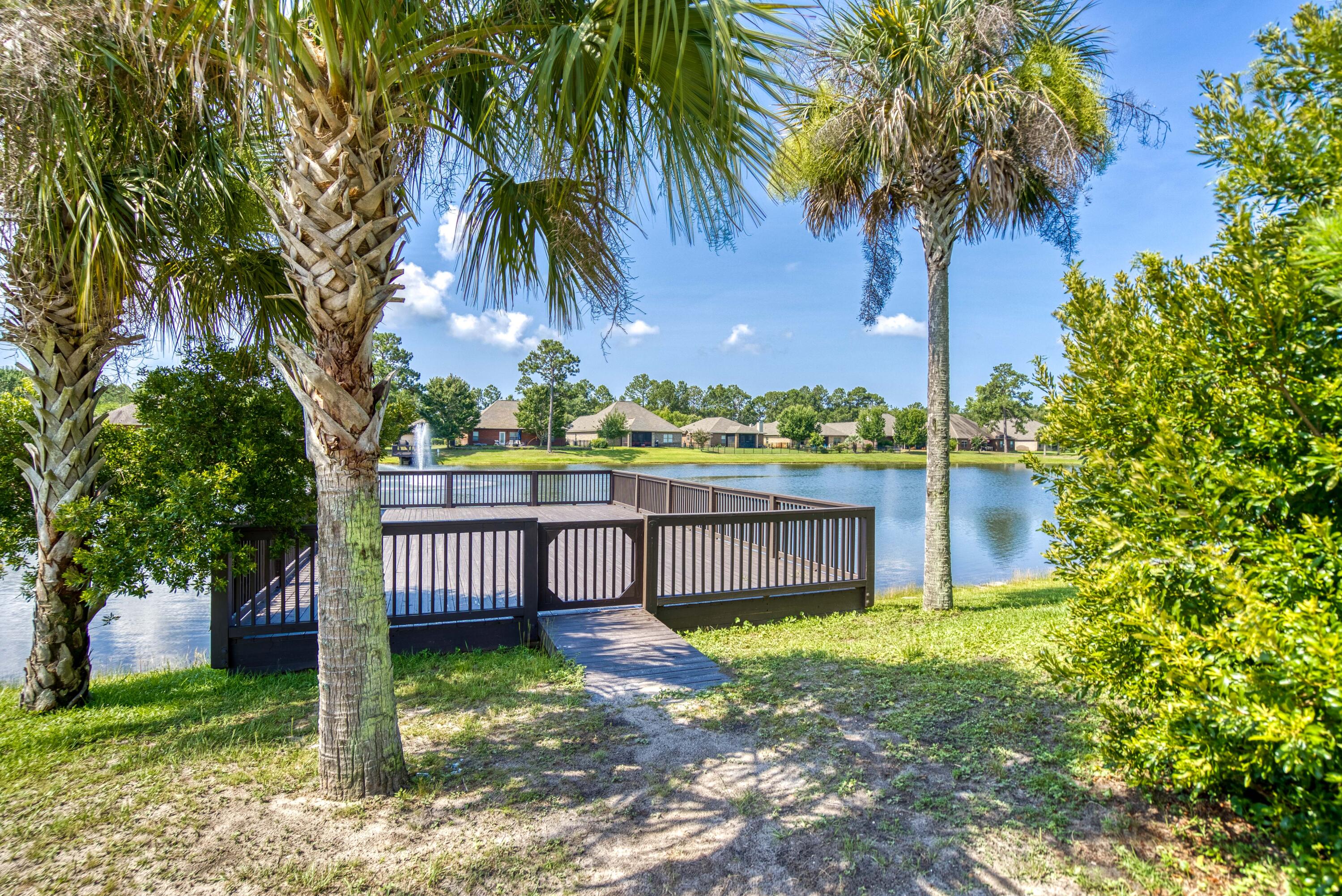 WHISPERING LAKE - Residential