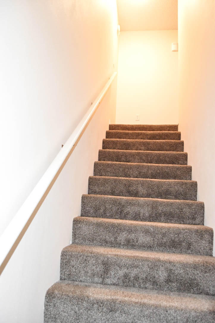 PINE SHADOWS T/H 1ST ADDN - Residential