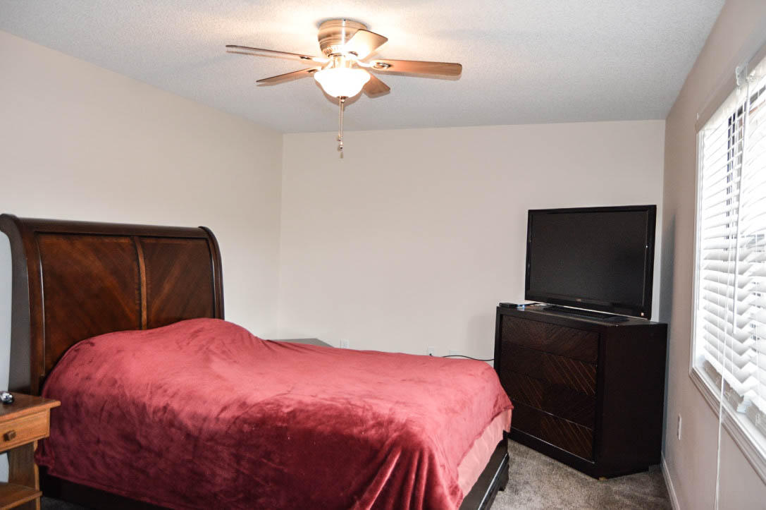 PINE SHADOWS T/H 1ST ADDN - Residential