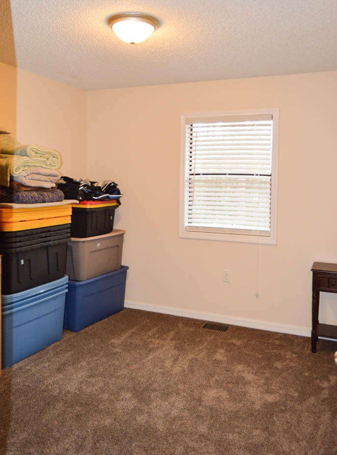 PINE SHADOWS T/H 1ST ADDN - Residential