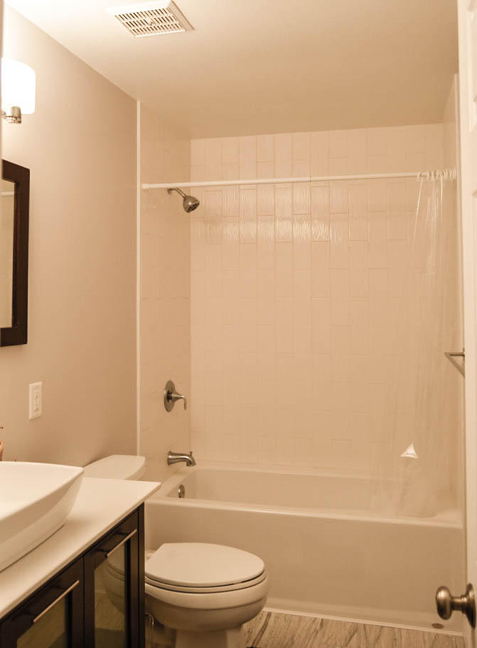 PINE SHADOWS T/H 1ST ADDN - Residential