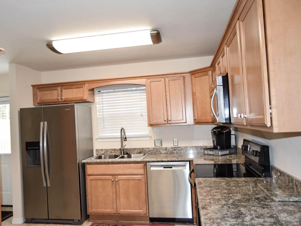 PINE SHADOWS T/H 1ST ADDN - Residential