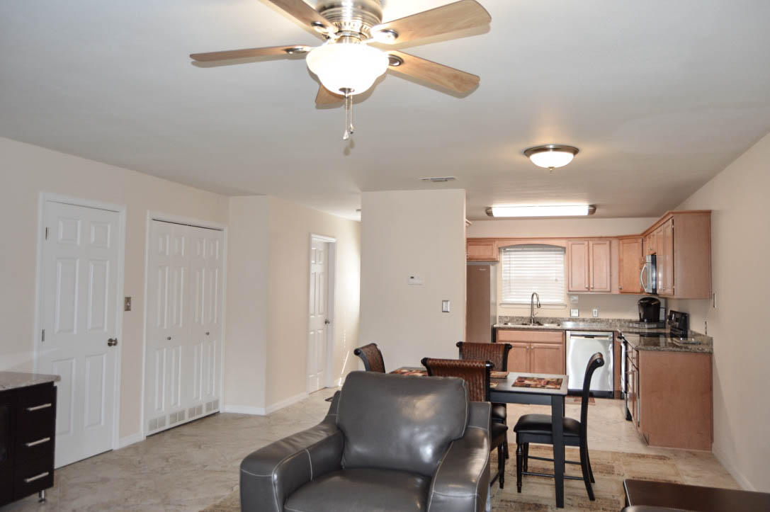 PINE SHADOWS T/H 1ST ADDN - Residential