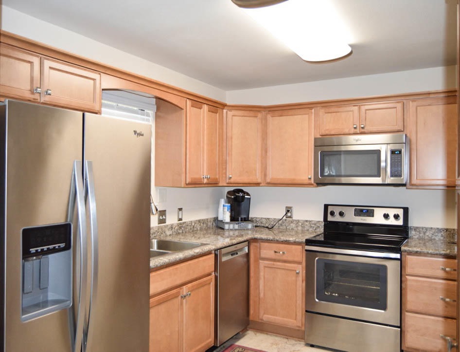 PINE SHADOWS T/H 1ST ADDN - Residential