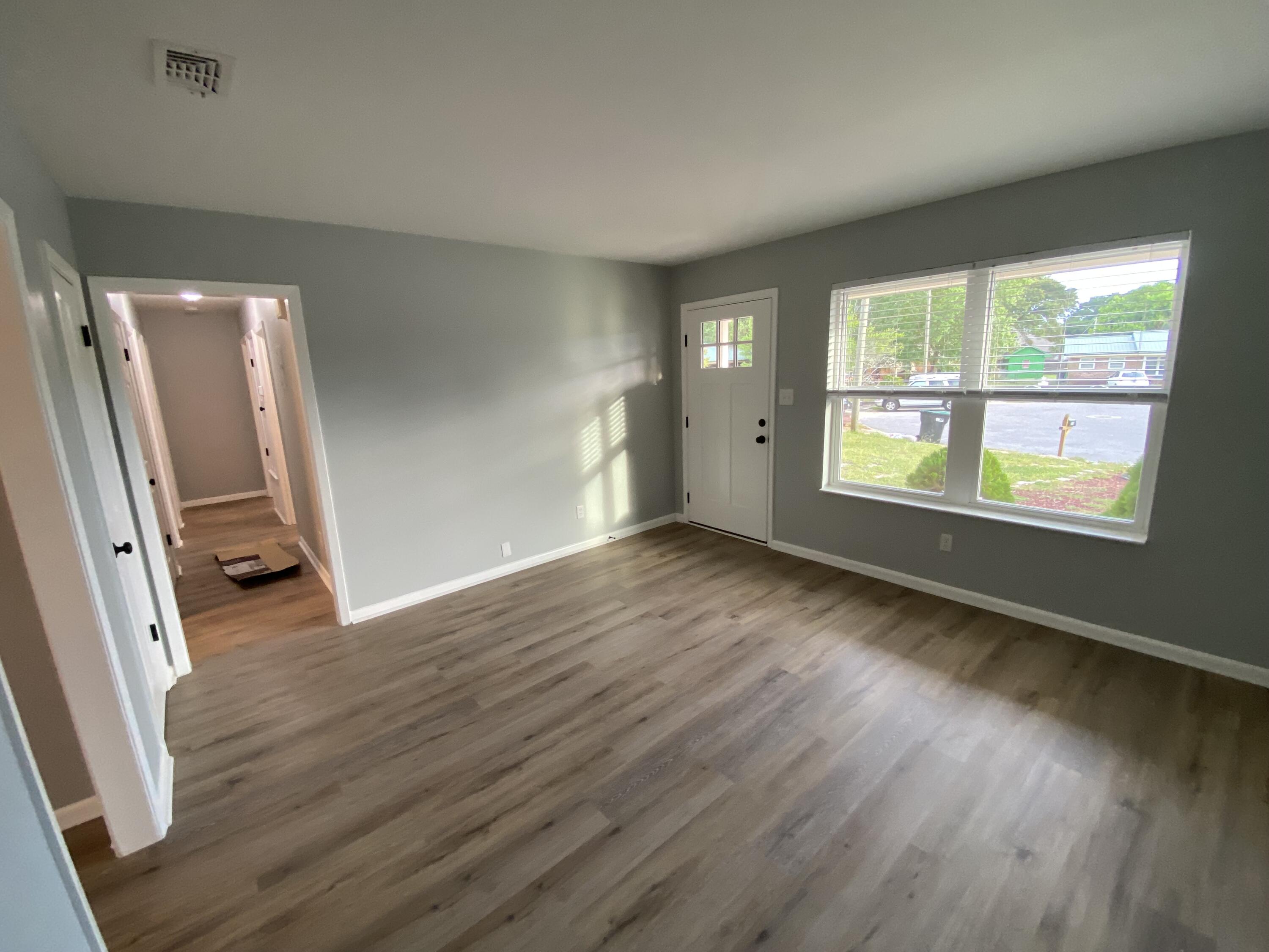 MIRAMAR EST 1ST ADD LOT 10 BLK C - Residential