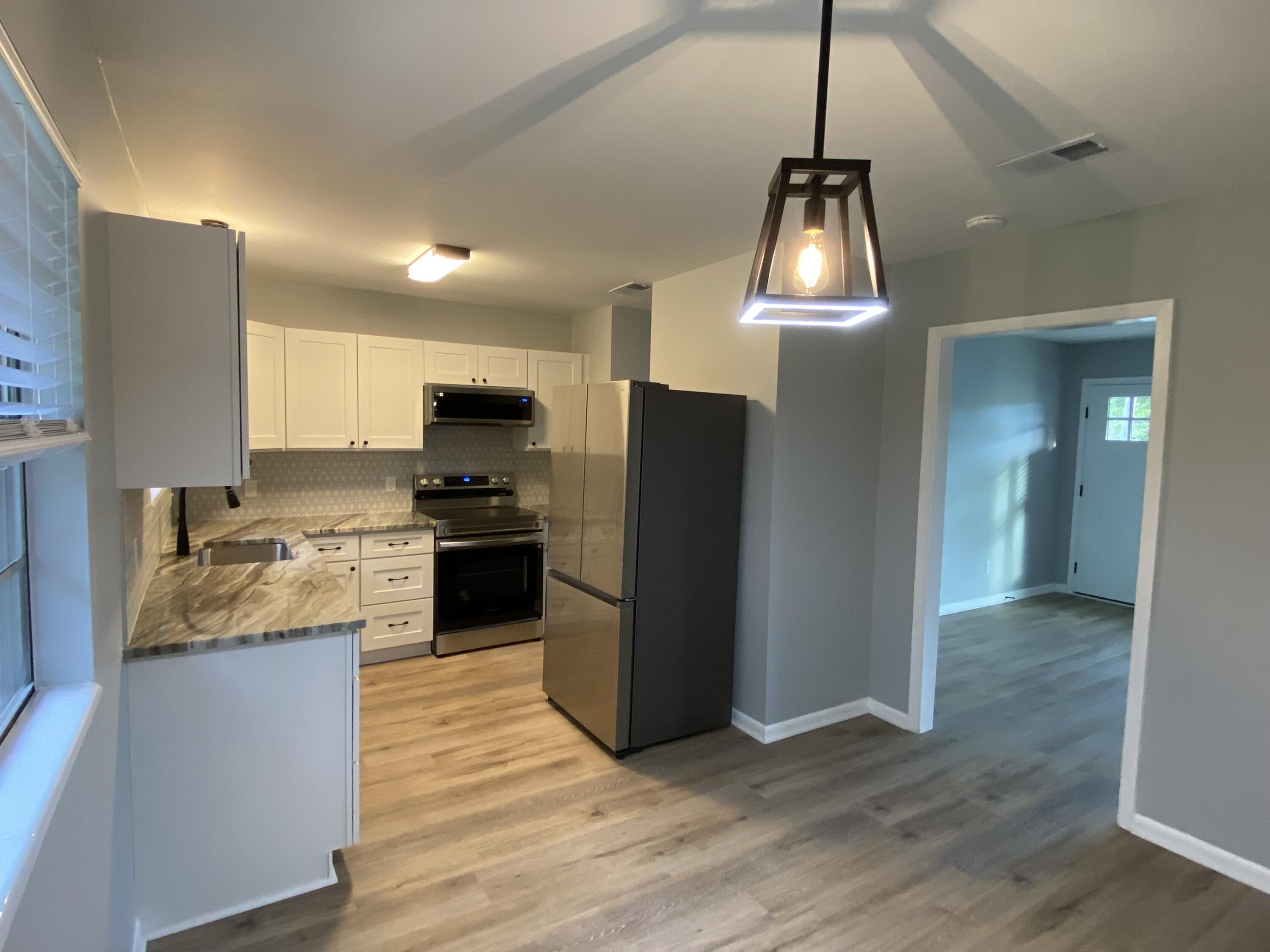 MIRAMAR EST 1ST ADD LOT 10 BLK C - Residential