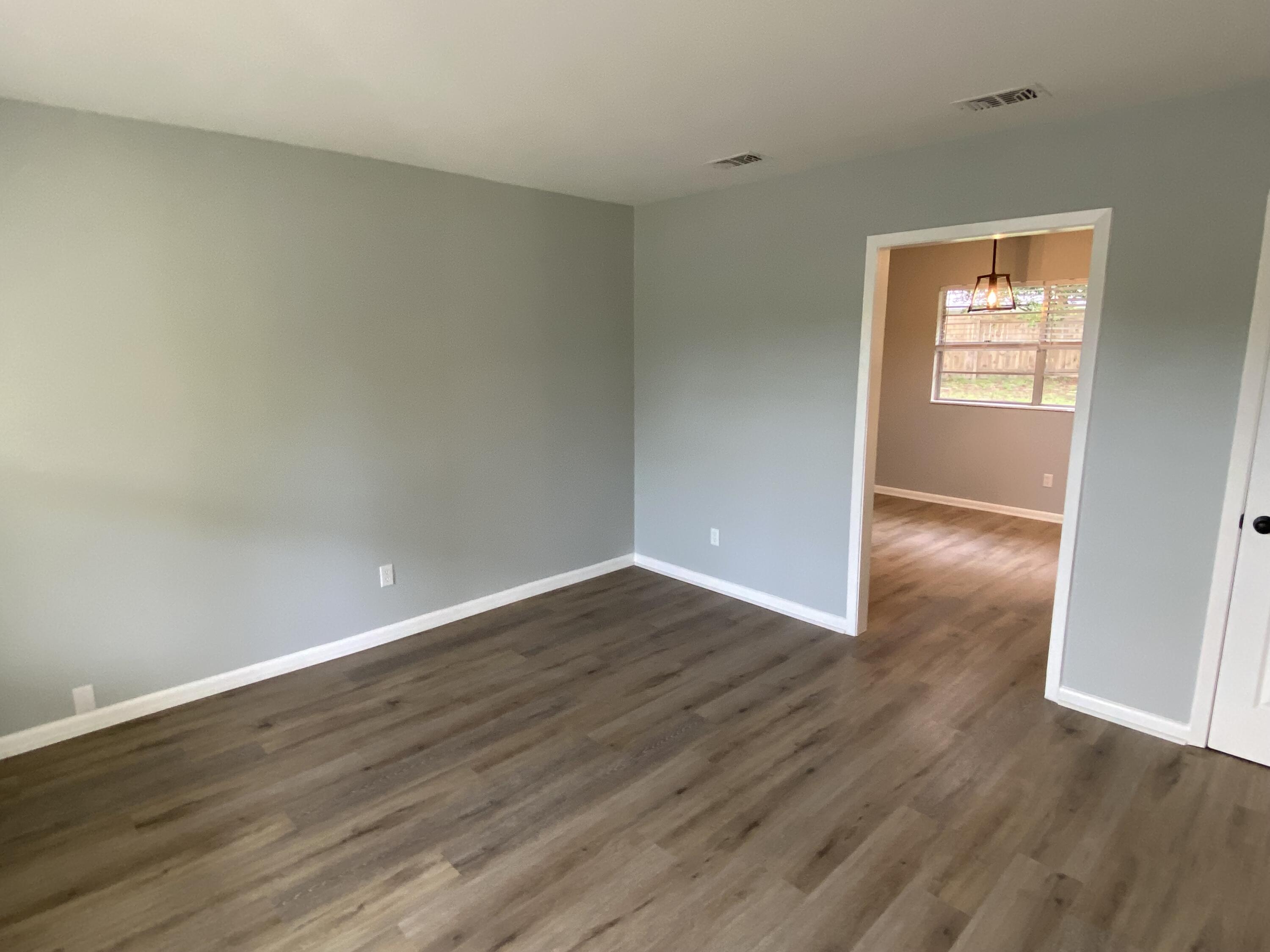 MIRAMAR EST 1ST ADD LOT 10 BLK C - Residential