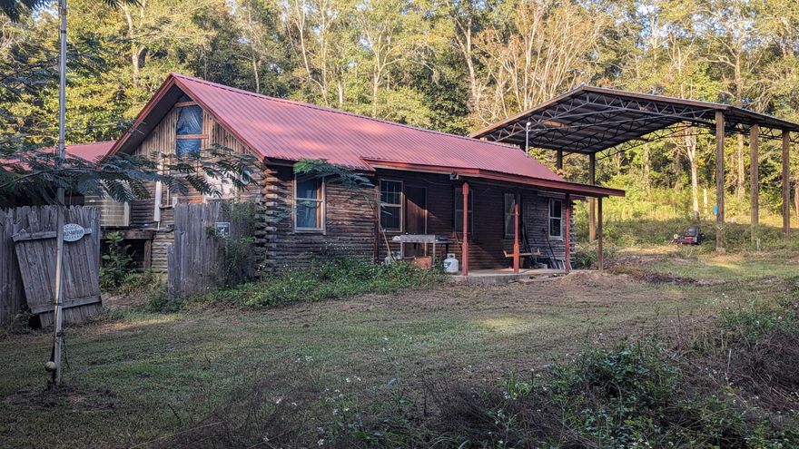 Occupied - DO NOT DISTURB. Check out this perfect blend of country living and modern comforts at this charming 3-bedroom, 2-bathroom home in Ponce De Leon. The roof is less than 10 years old, it has a 6-year-old A/C system, and recent updates like a renovated bathroom, new kitchen countertops, and cabinets, With all that said, there are no known major issues but some minor TLC can be made depending on your taste.This property sits on a huge 5-acre lot and will include a Pole Barn. Whether you're looking for a peaceful retreat or an agricultural opportunity, this property has it all. Contact us today to learn more!