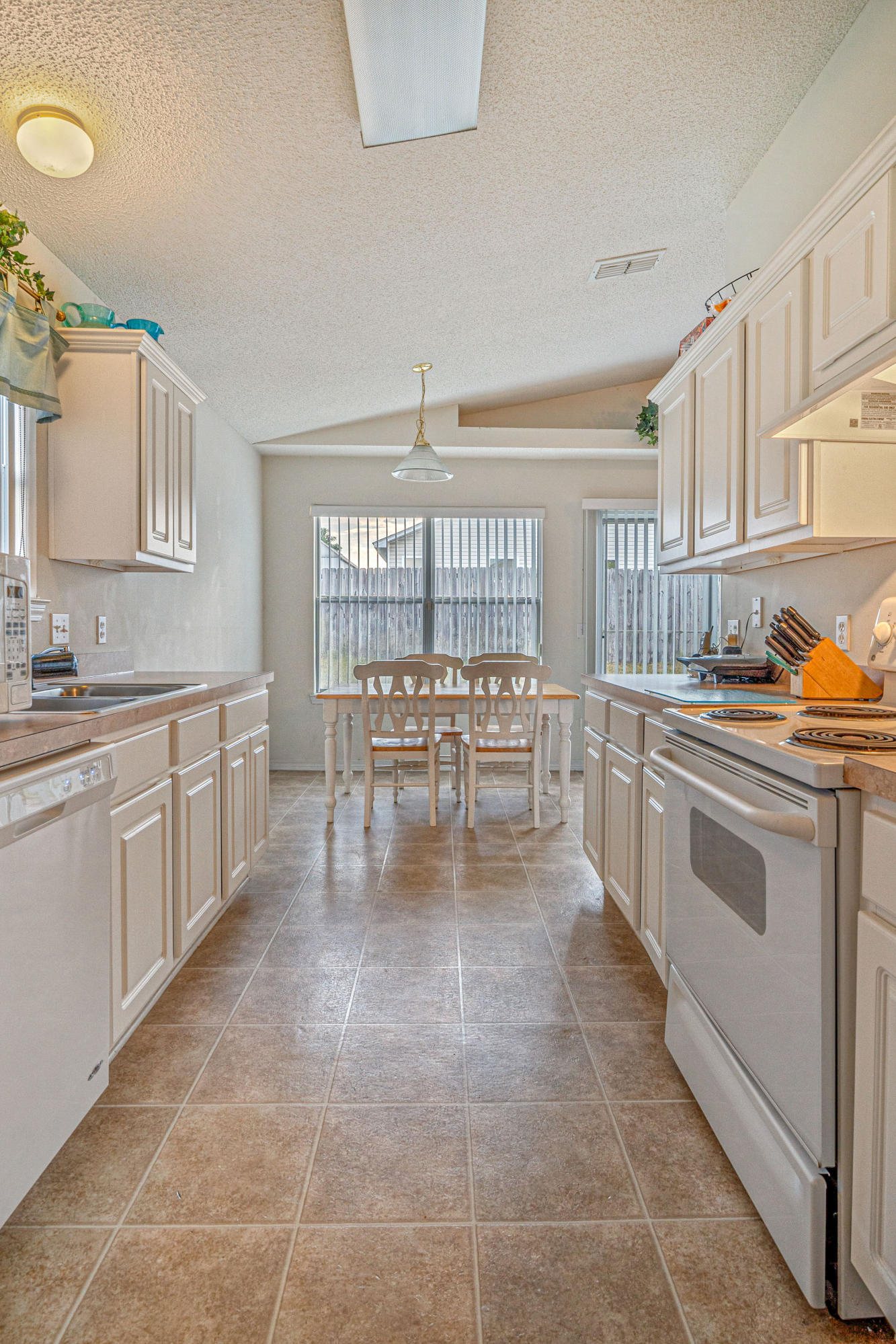 REDSTONE ESTATES - Residential