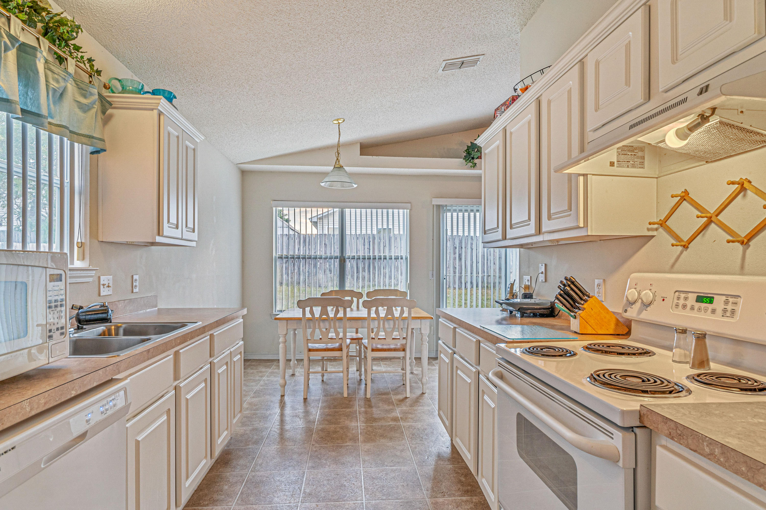 REDSTONE ESTATES - Residential