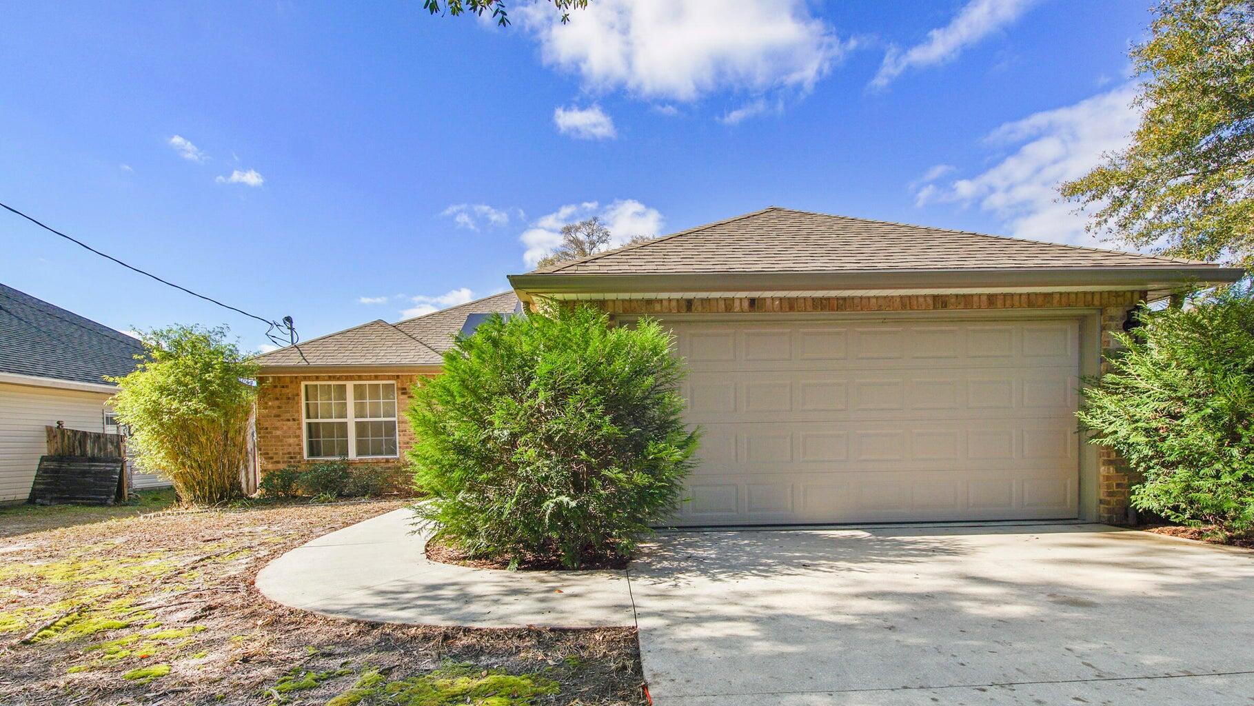 PLANTATION OAKS S/D - Residential Lease