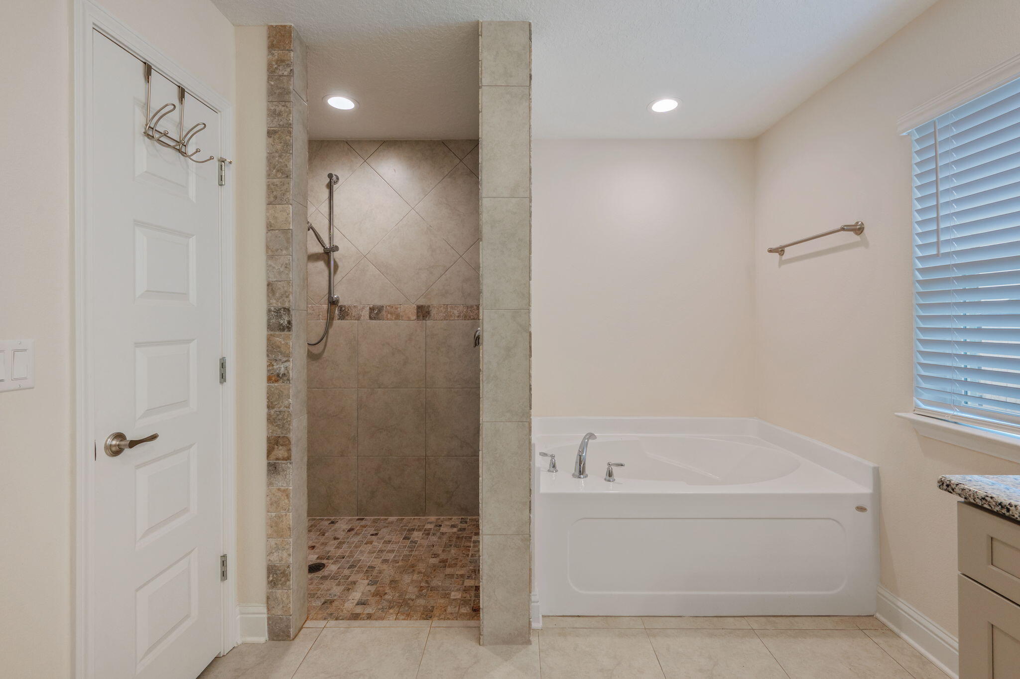 Nature Lake - Residential