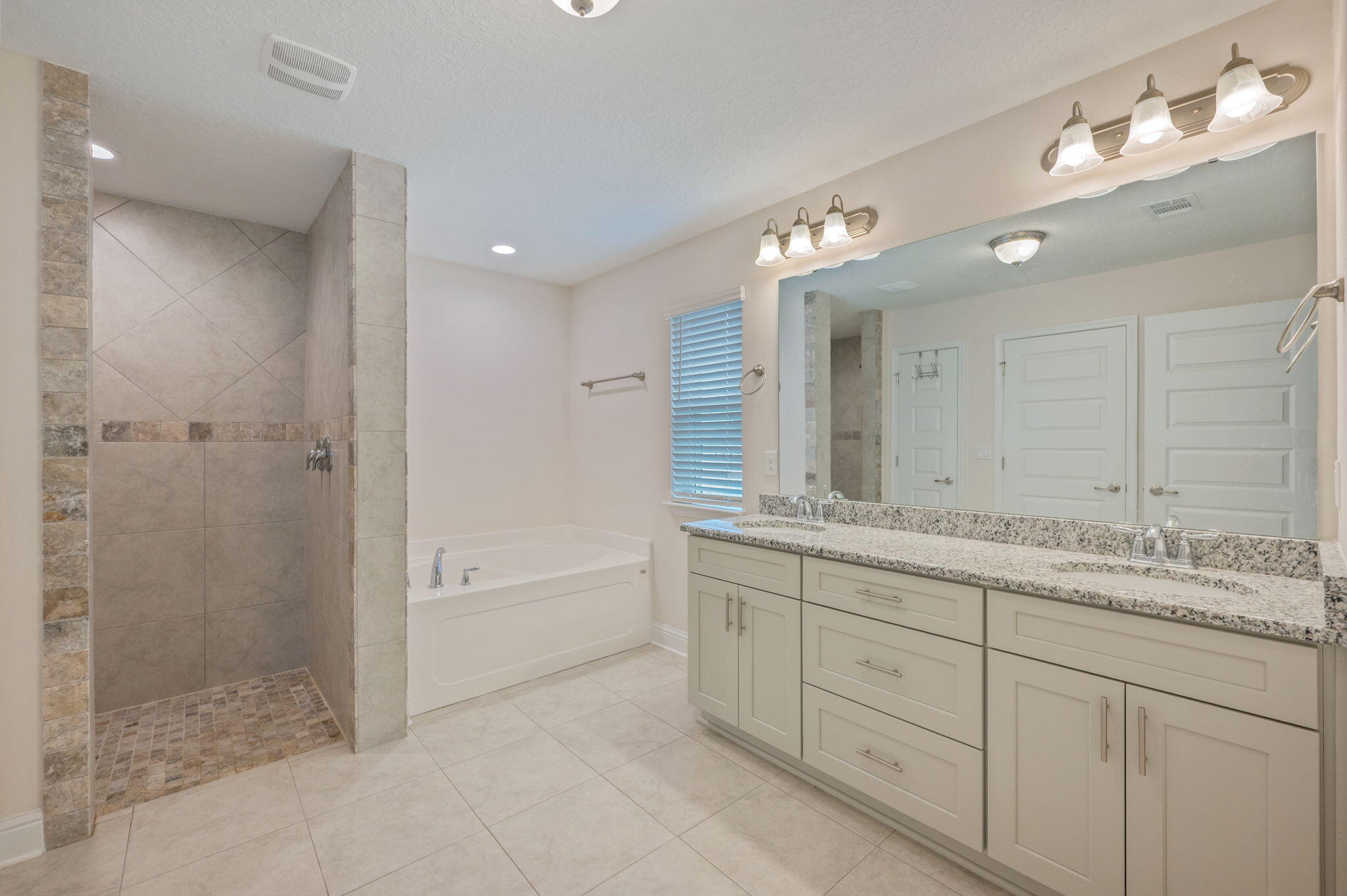 Nature Lake - Residential