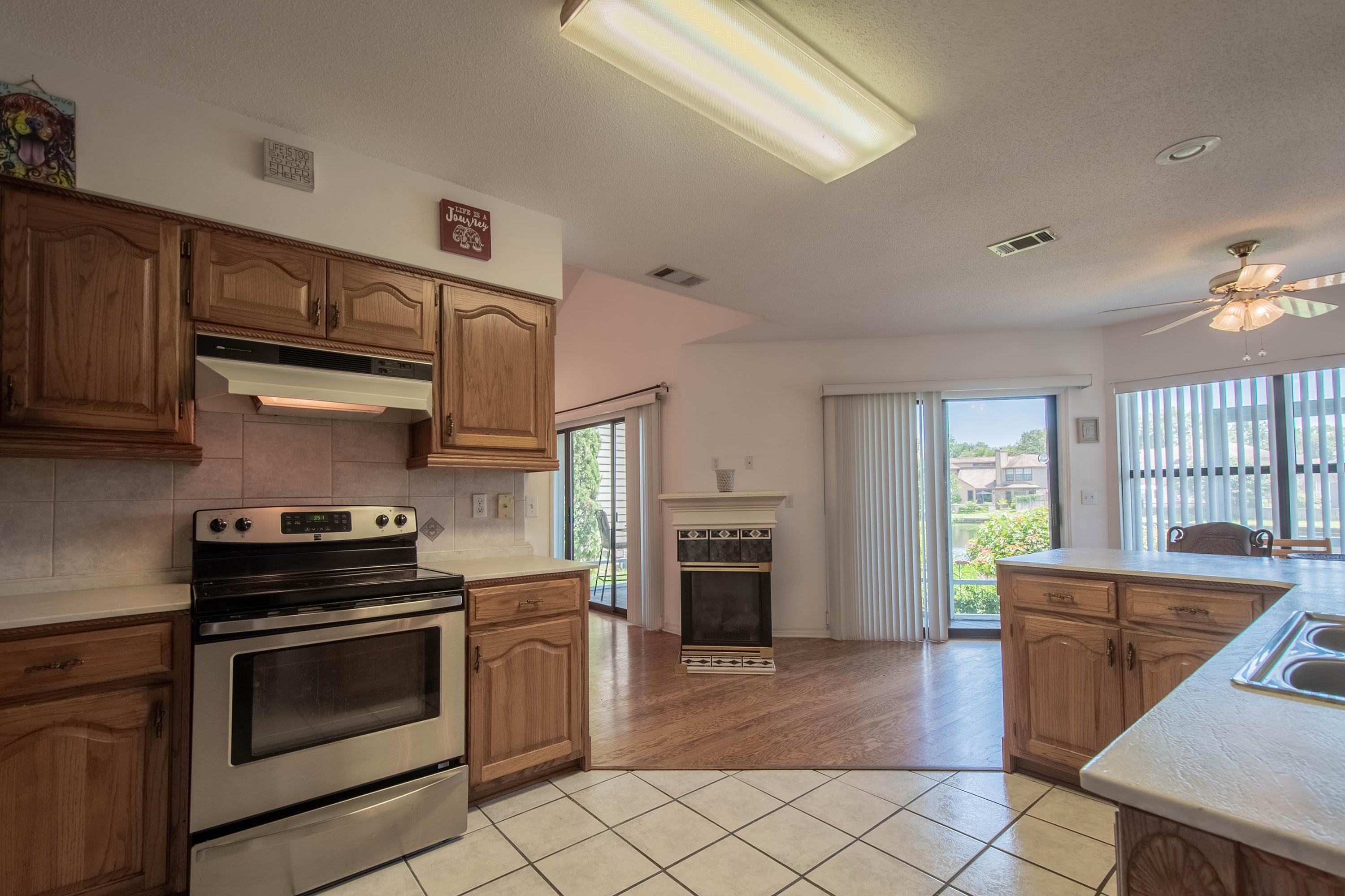 CROSSWINDS 1ST ADD - Residential