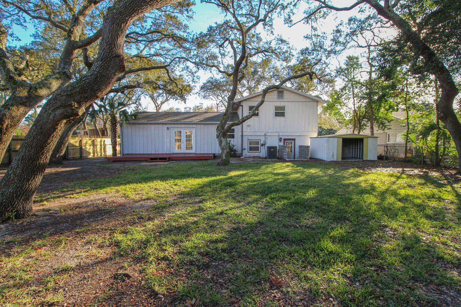 BAYOU WOODS - Residential