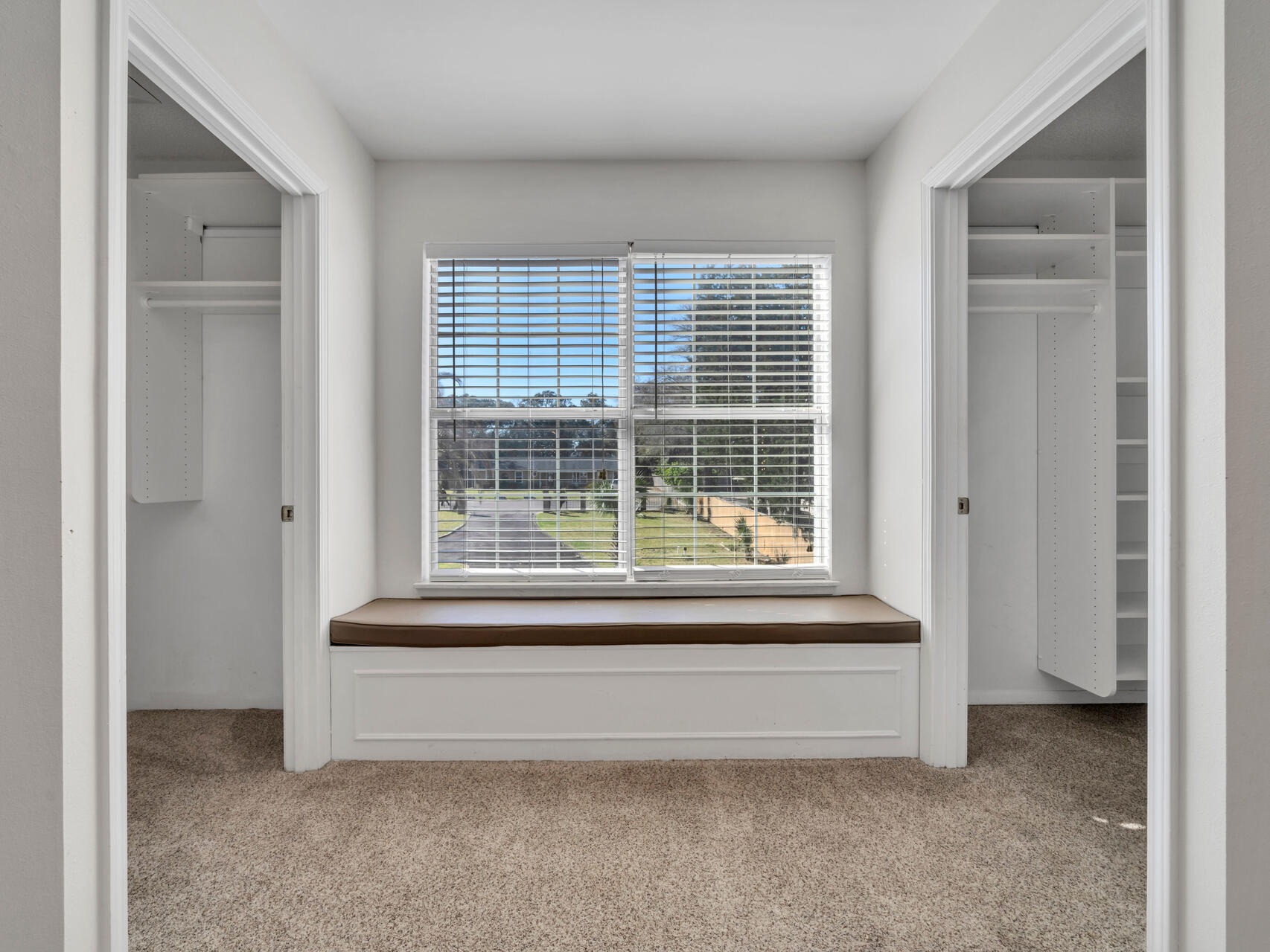 315 Vaughan Street NW Waterfront - Residential