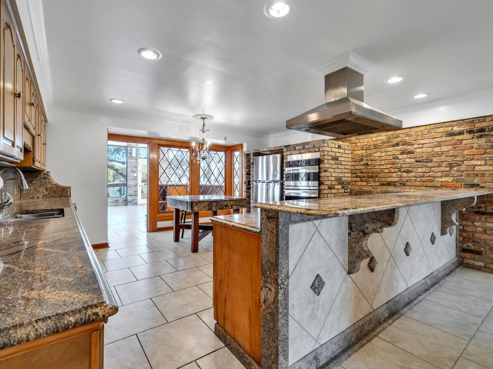 315 Vaughan Street NW Waterfront - Residential