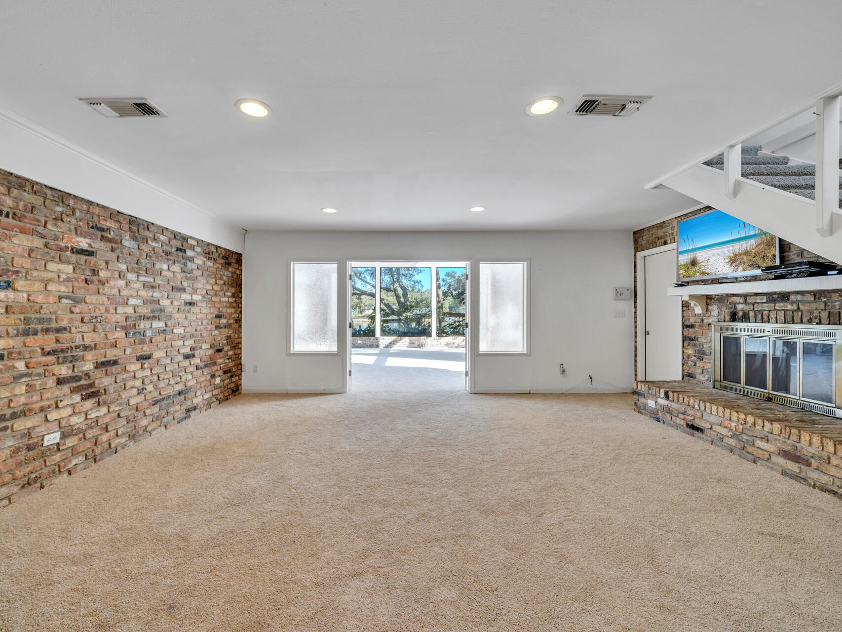 315 Vaughan Street NW Waterfront - Residential