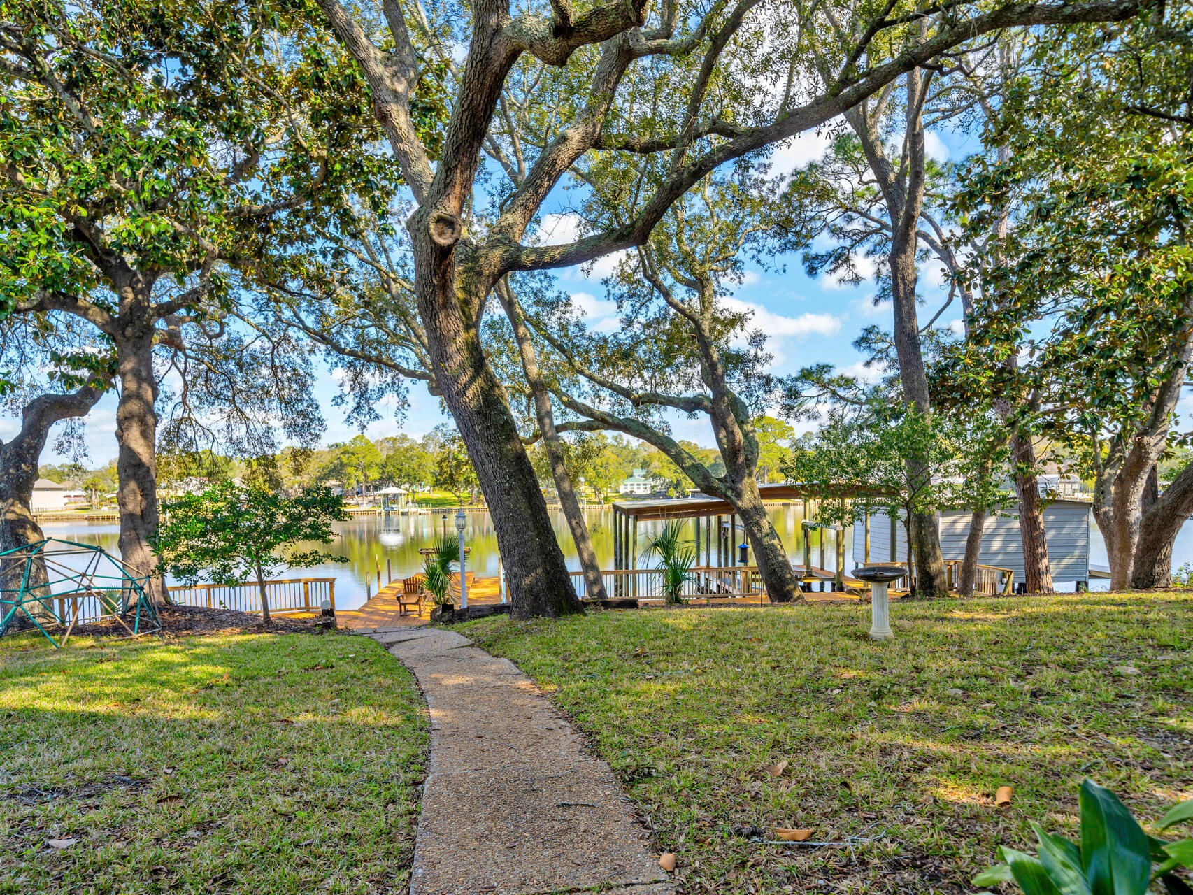 315 Vaughan Street NW Waterfront - Residential