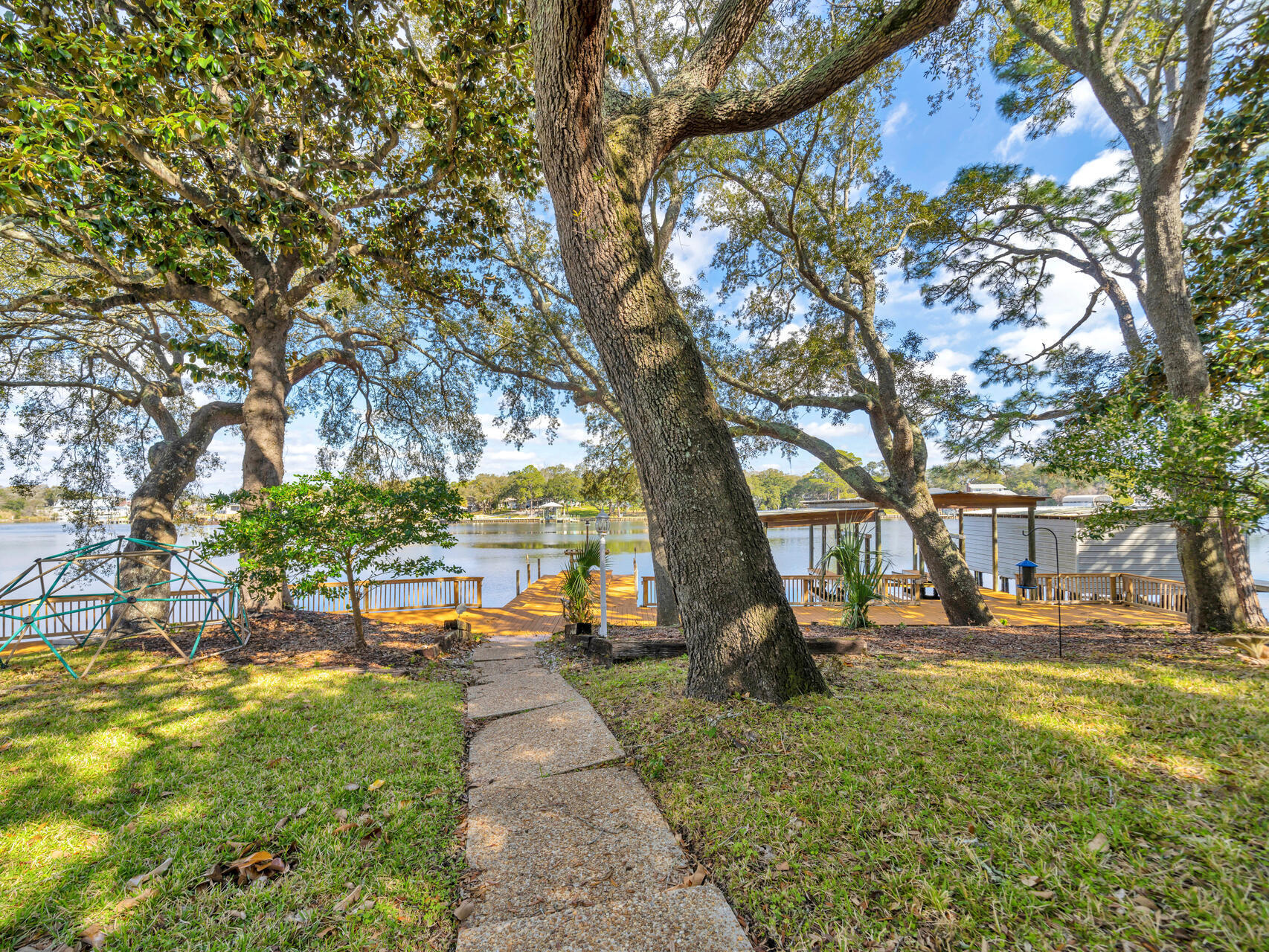 315 Vaughan Street NW Waterfront - Residential