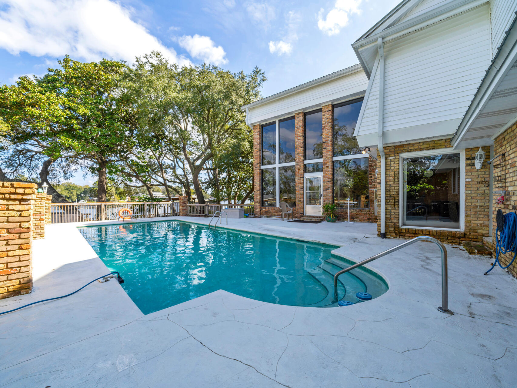 315 Vaughan Street NW Waterfront - Residential