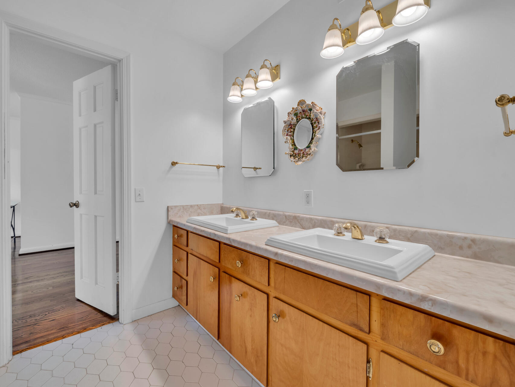 315 Vaughan Street NW Waterfront - Residential