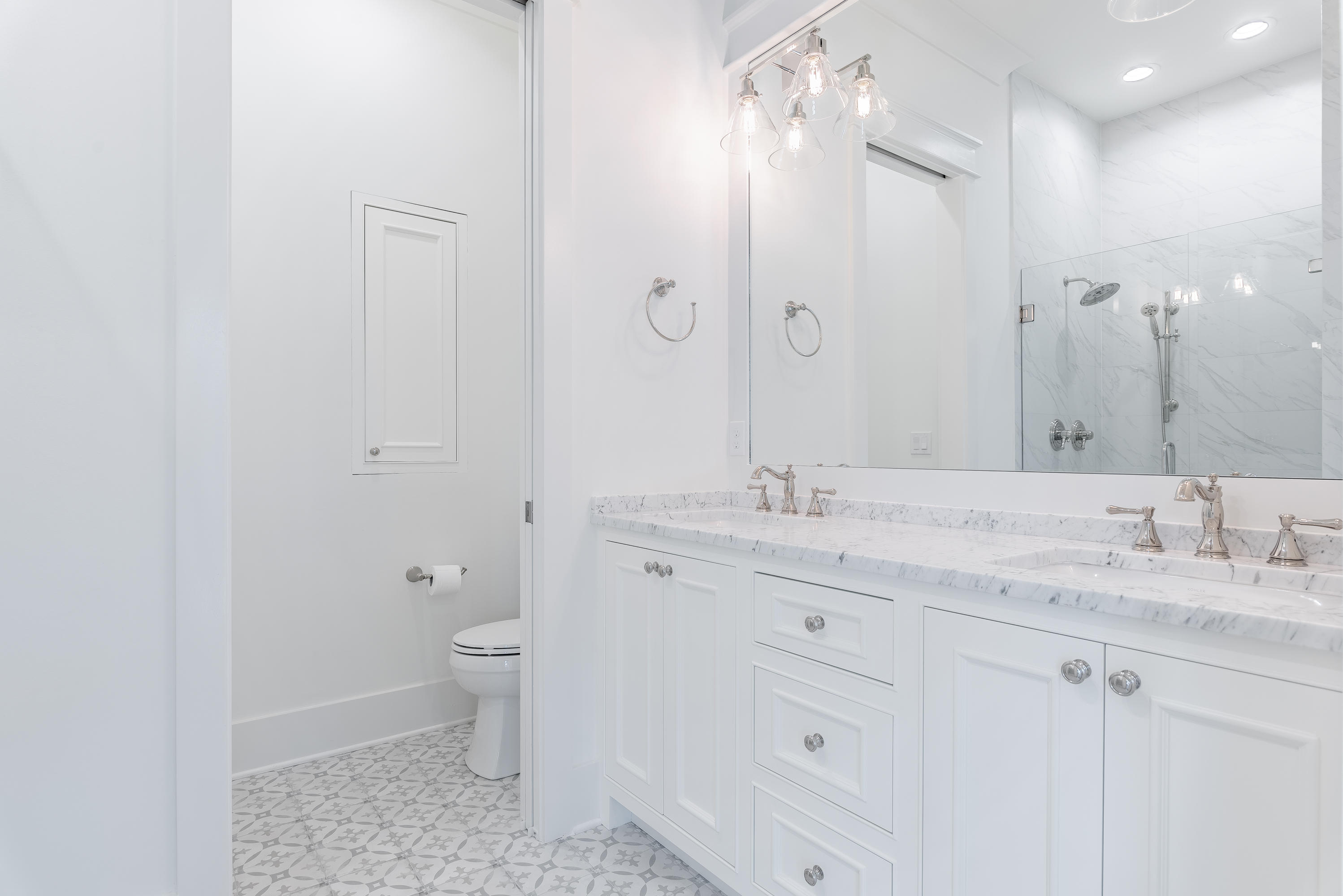 FOREST LAKES - Residential