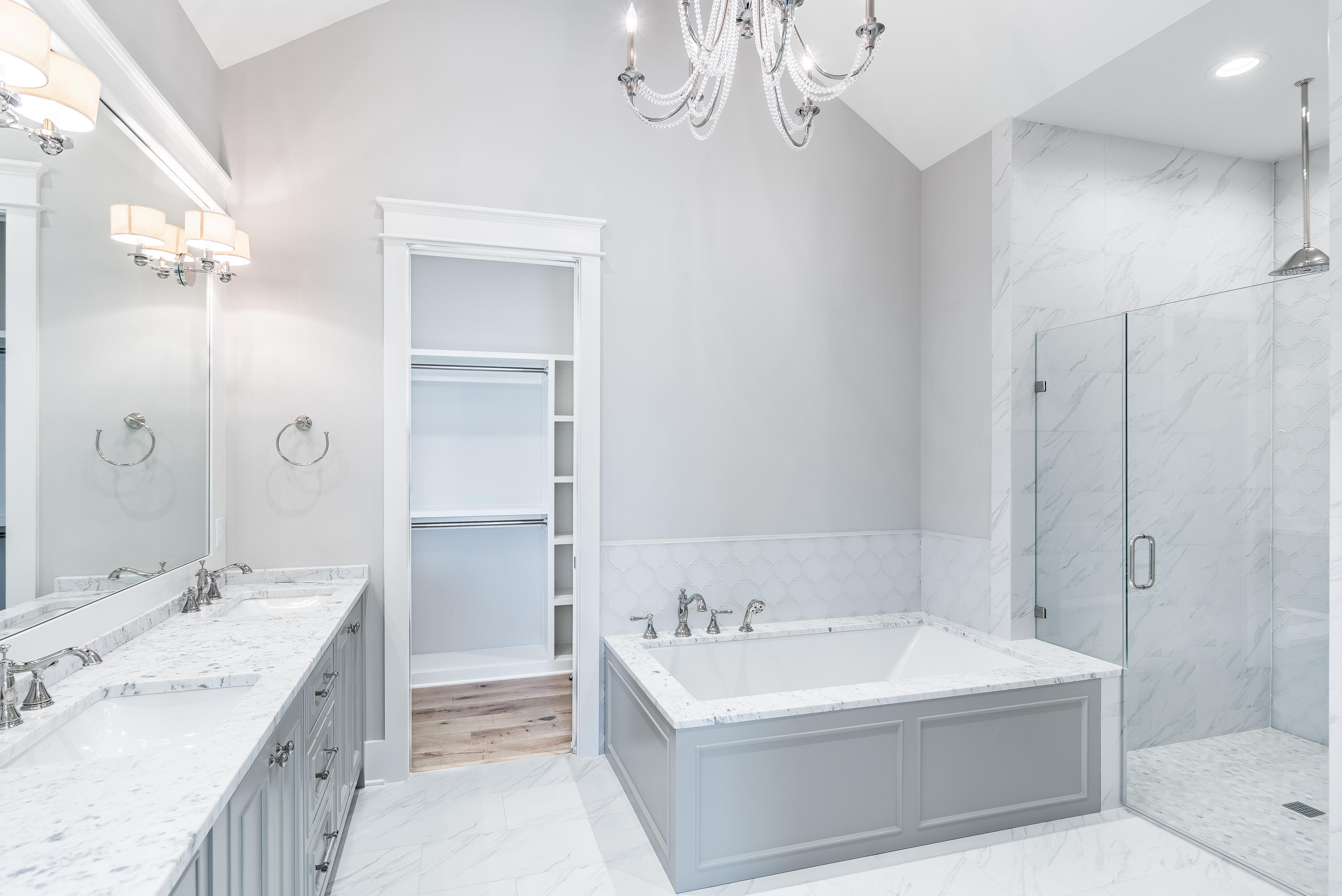 FOREST LAKES - Residential