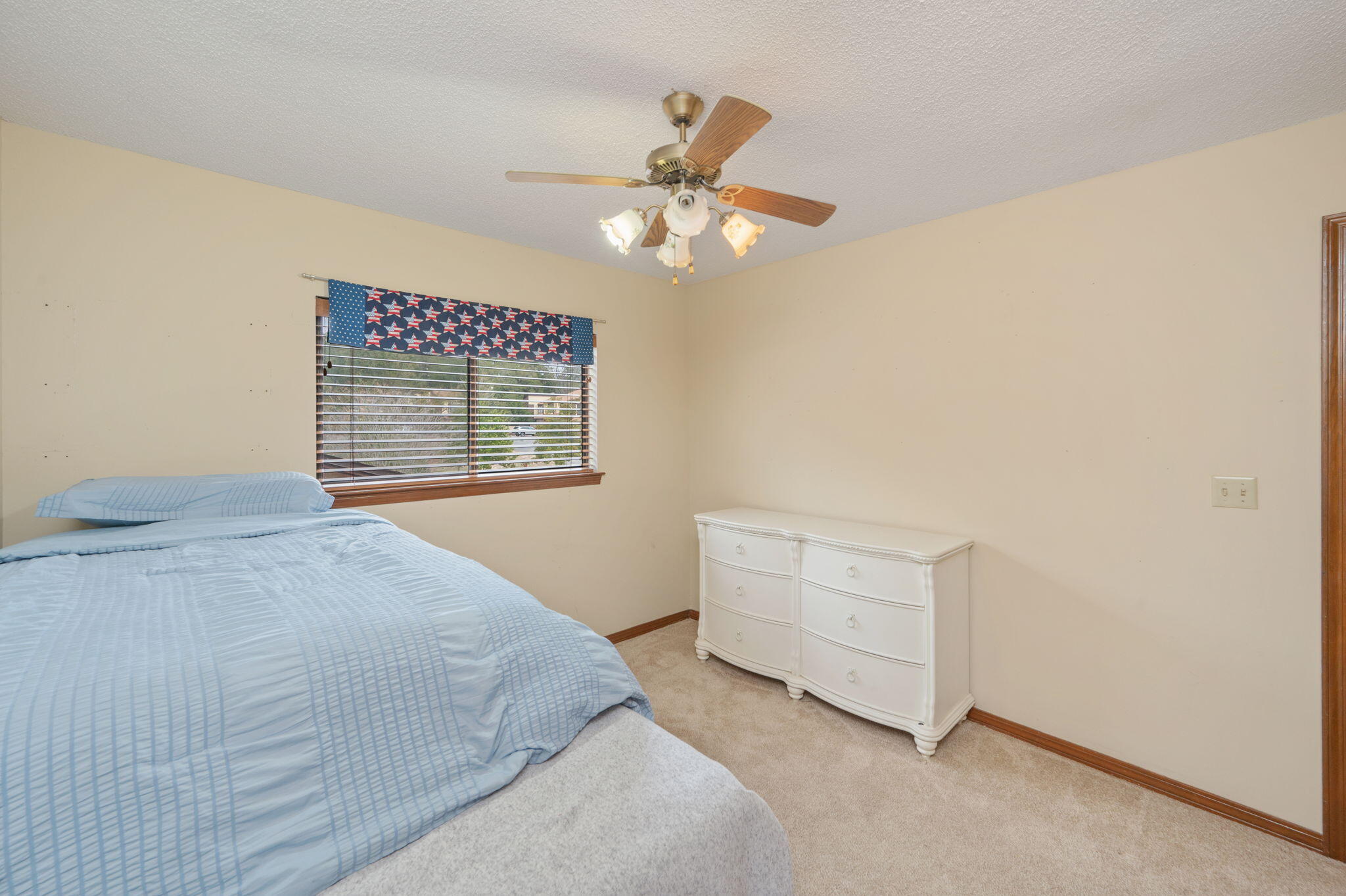 HIDDEN COVE T/H - Residential