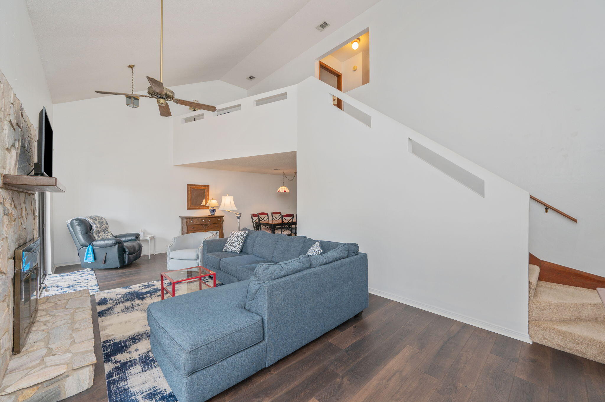 HIDDEN COVE T/H - Residential