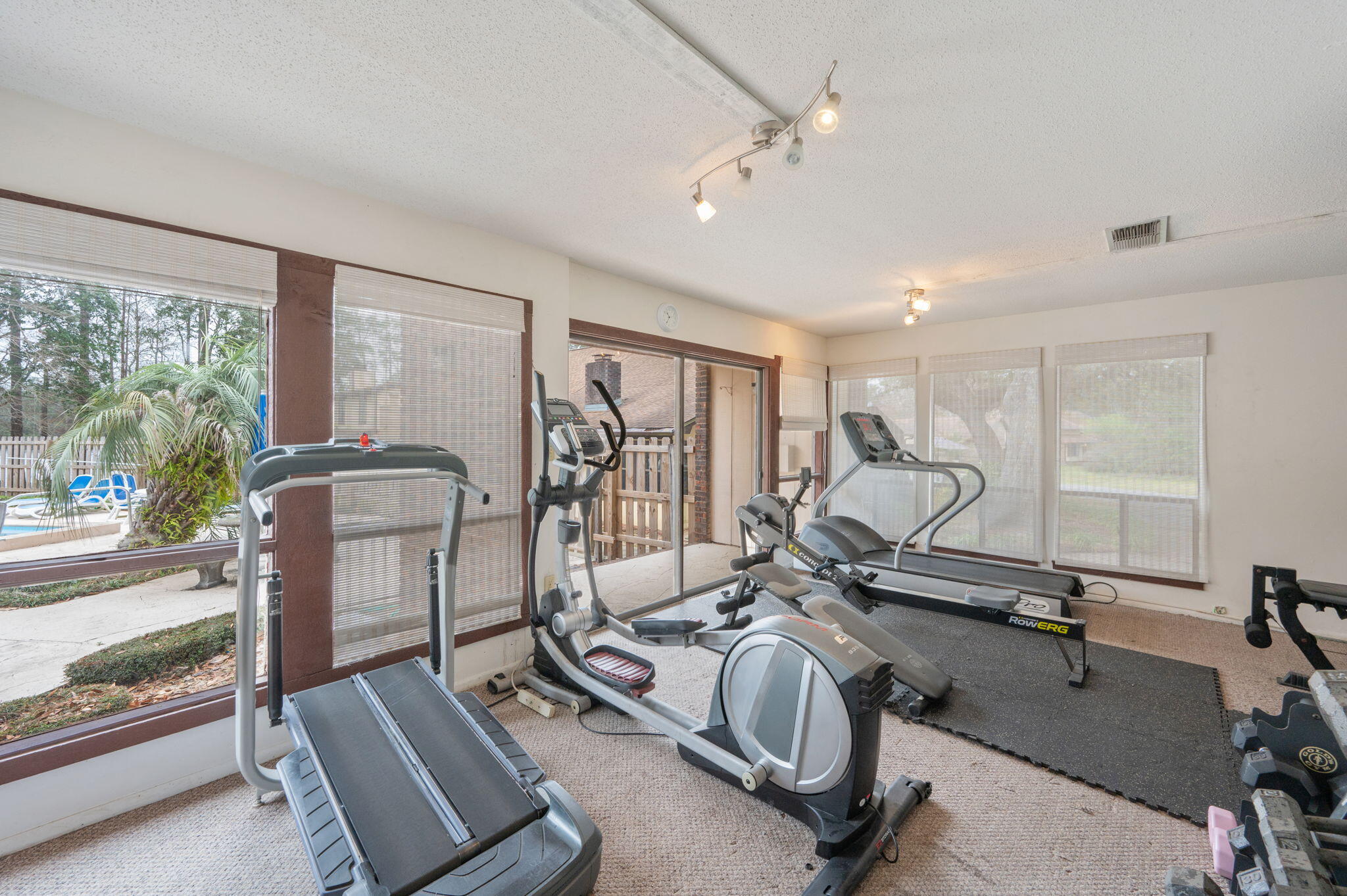 HIDDEN COVE T/H - Residential