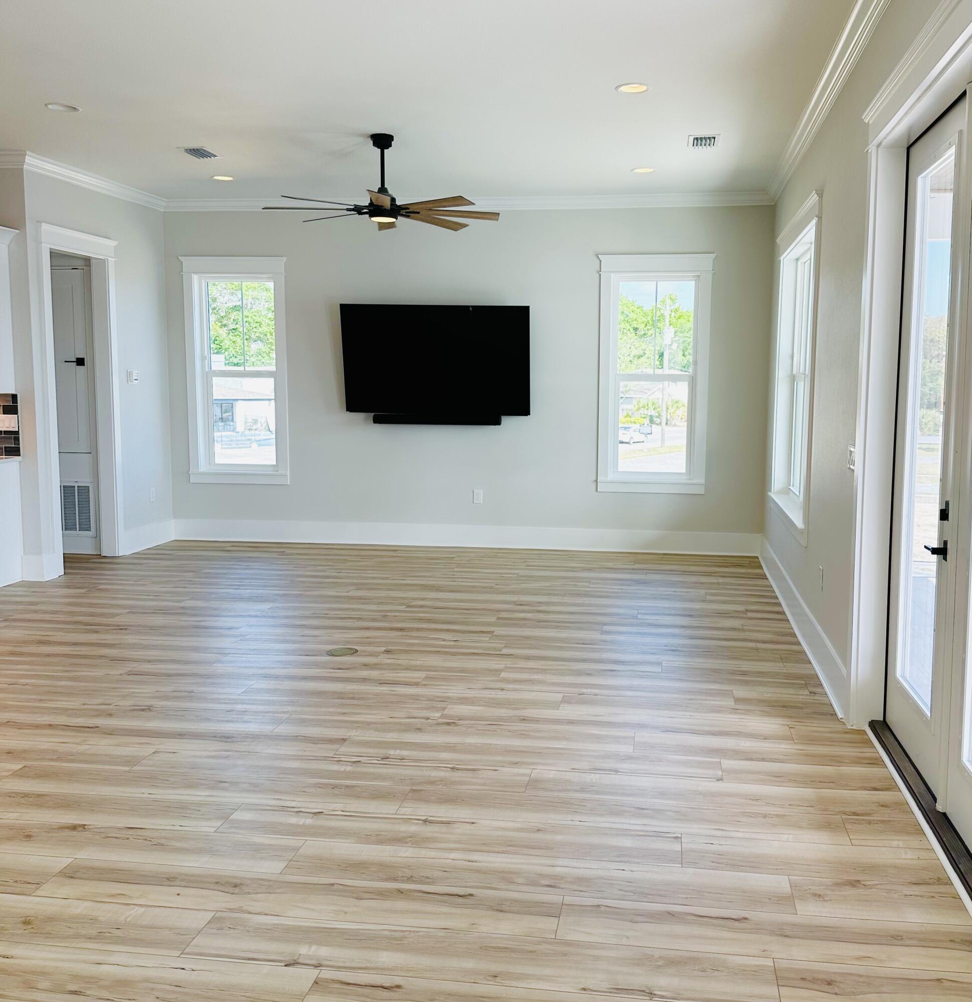 NICE NEW SUB - Residential