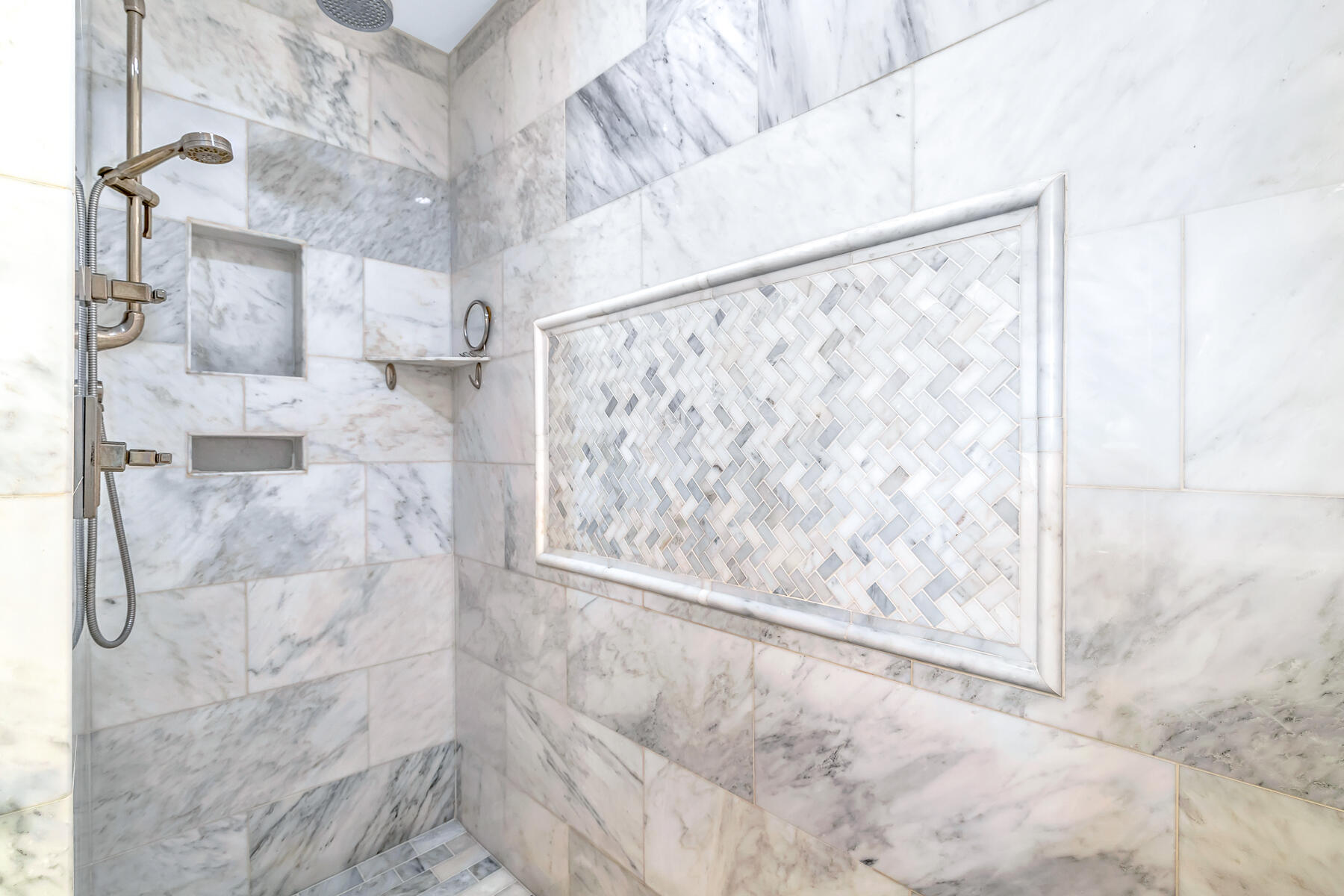 JADE EAST TOWERS CONDO - Residential