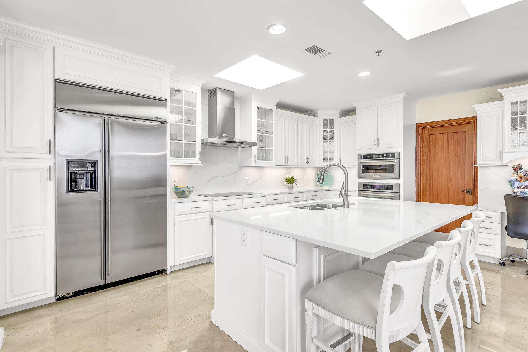 JADE EAST TOWERS CONDO - Residential