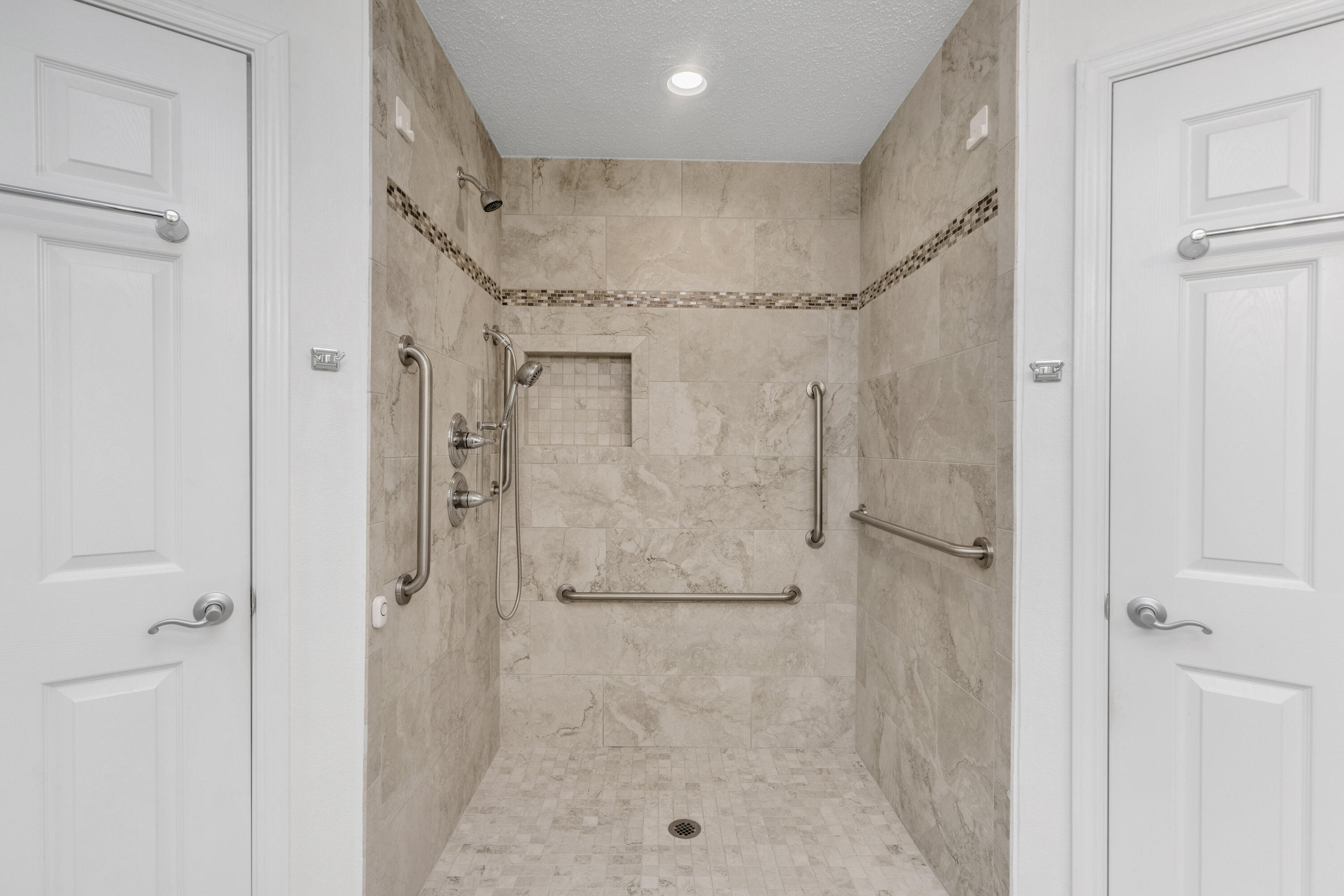 COUNTRYWOOD EST - Residential