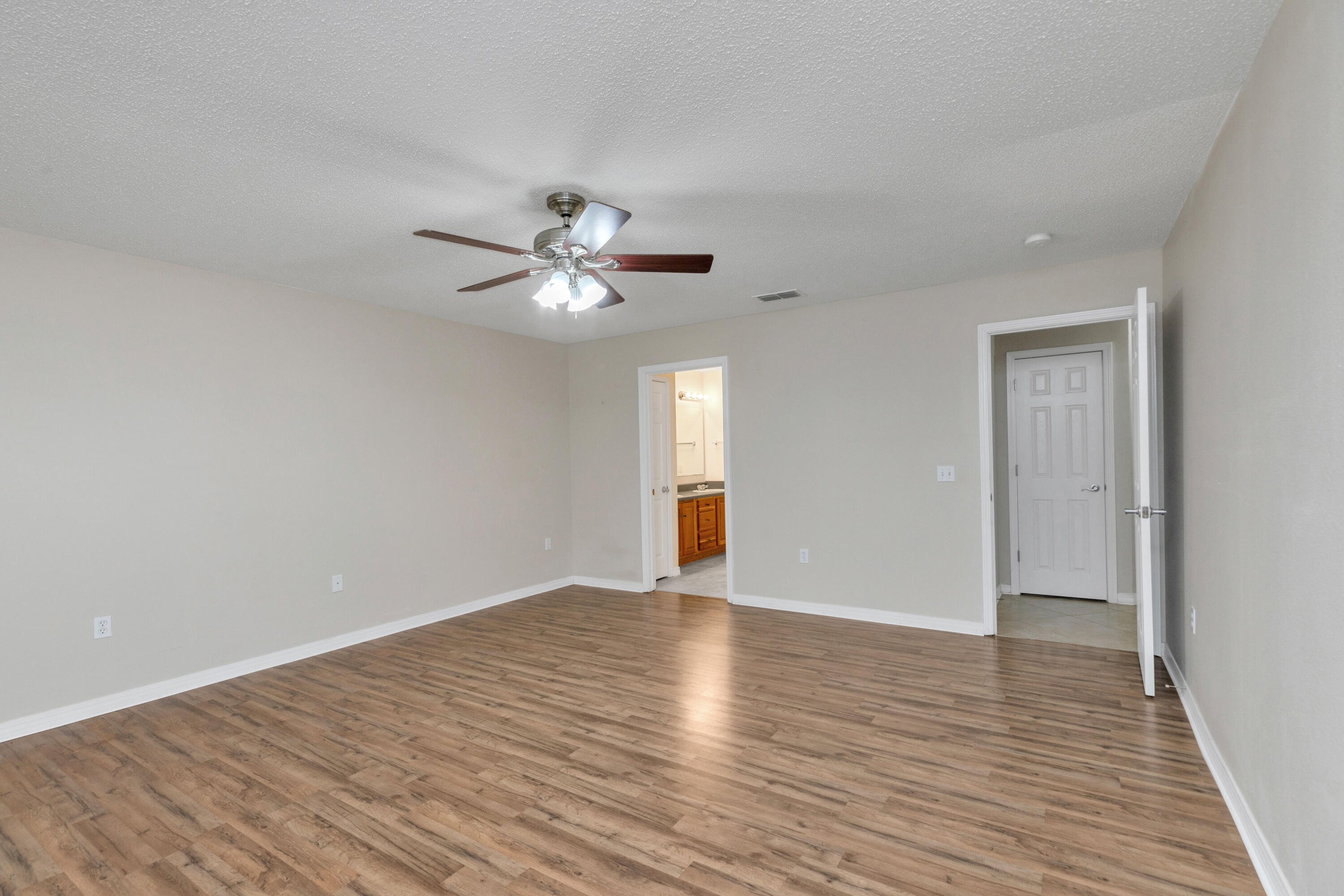 COUNTRYWOOD EST - Residential