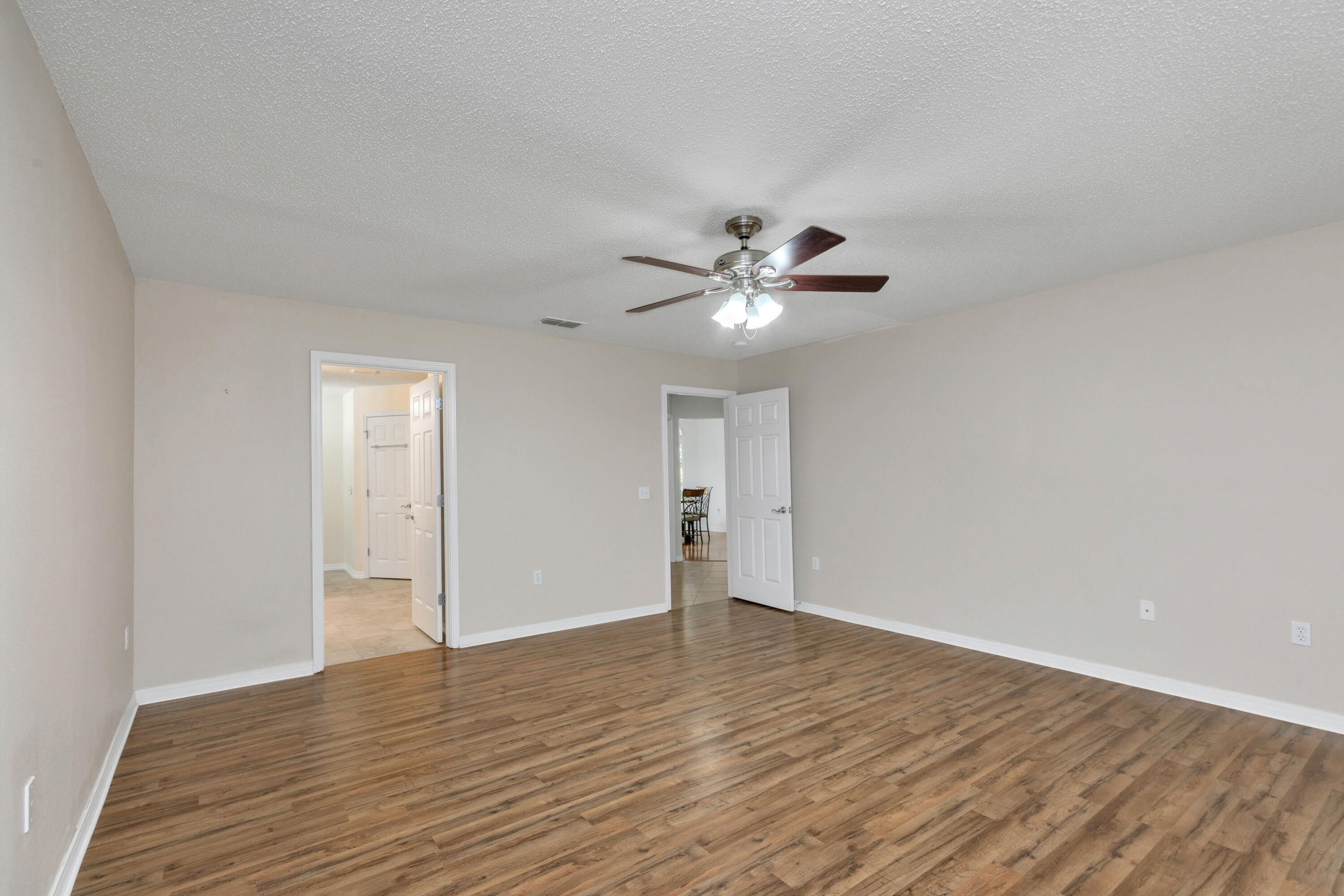 COUNTRYWOOD EST - Residential