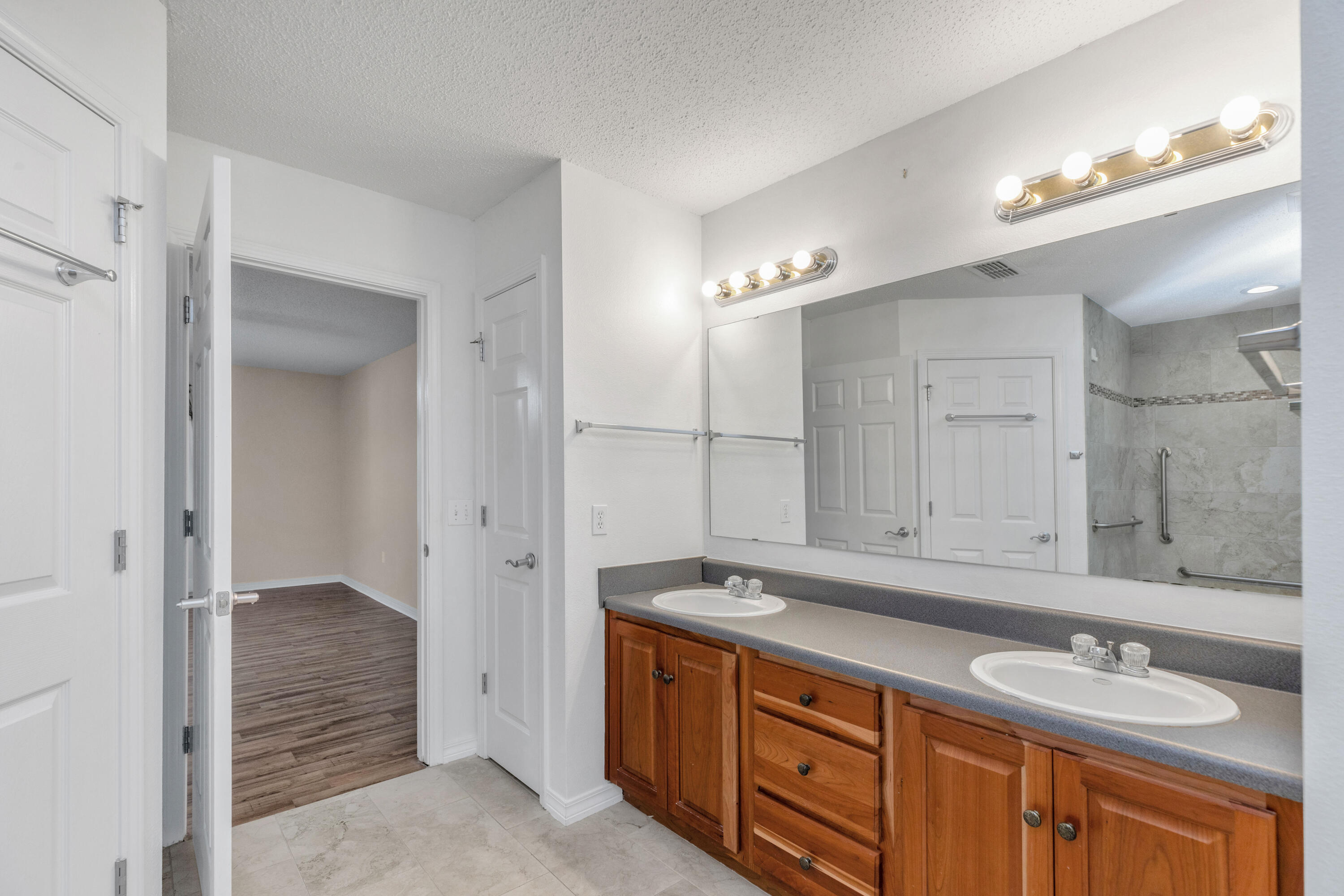 COUNTRYWOOD EST - Residential