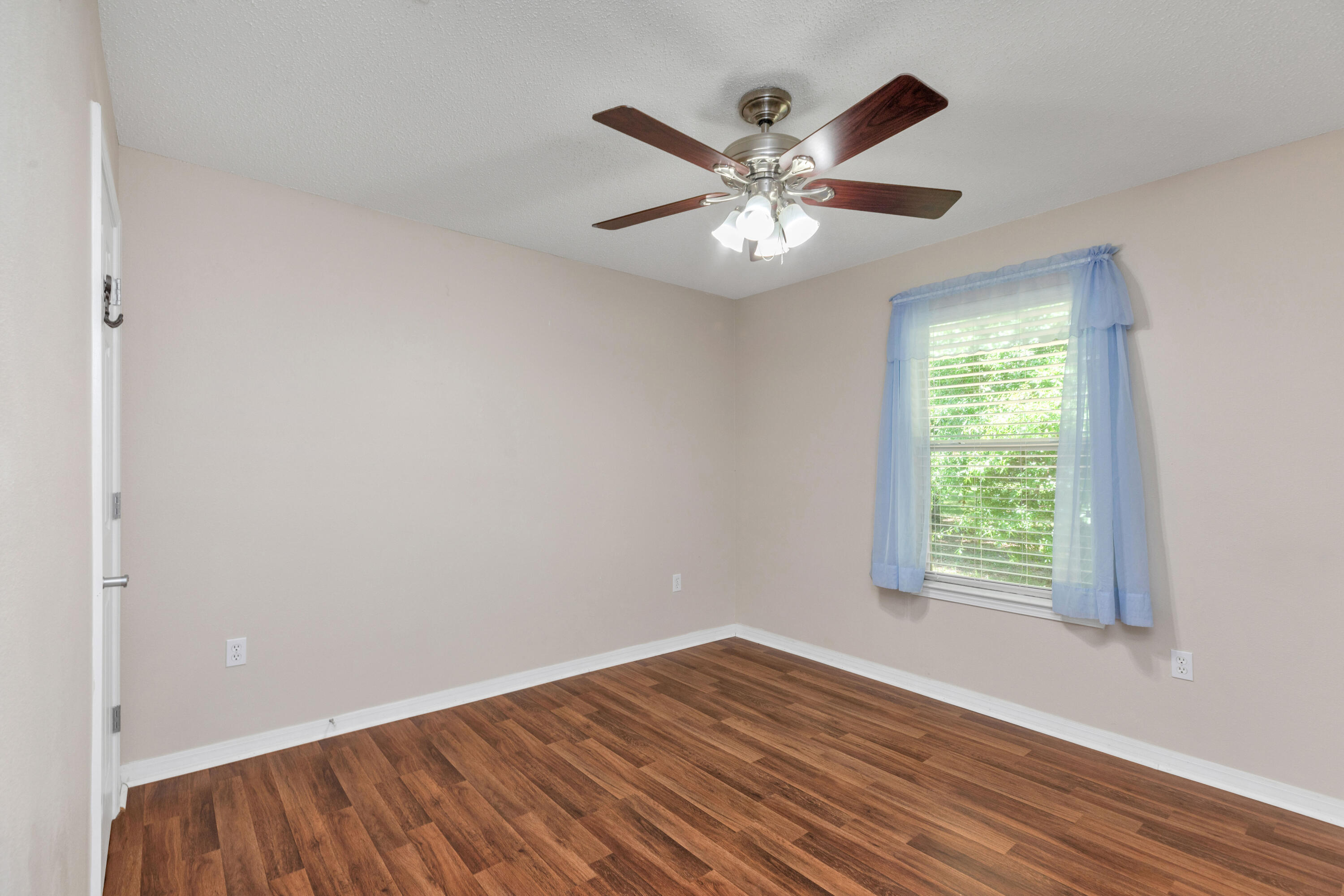 COUNTRYWOOD EST - Residential
